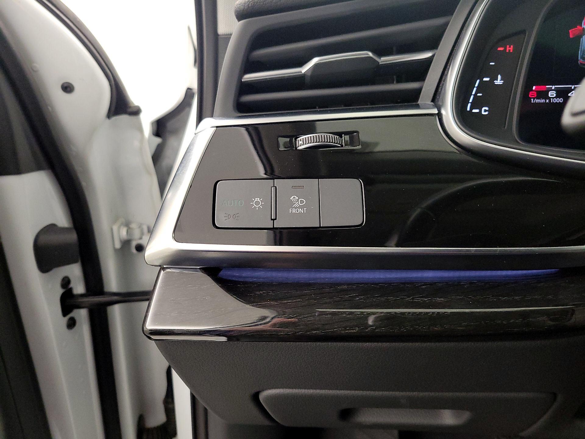 Thumbnail: 2021 Audi Q7 - 13