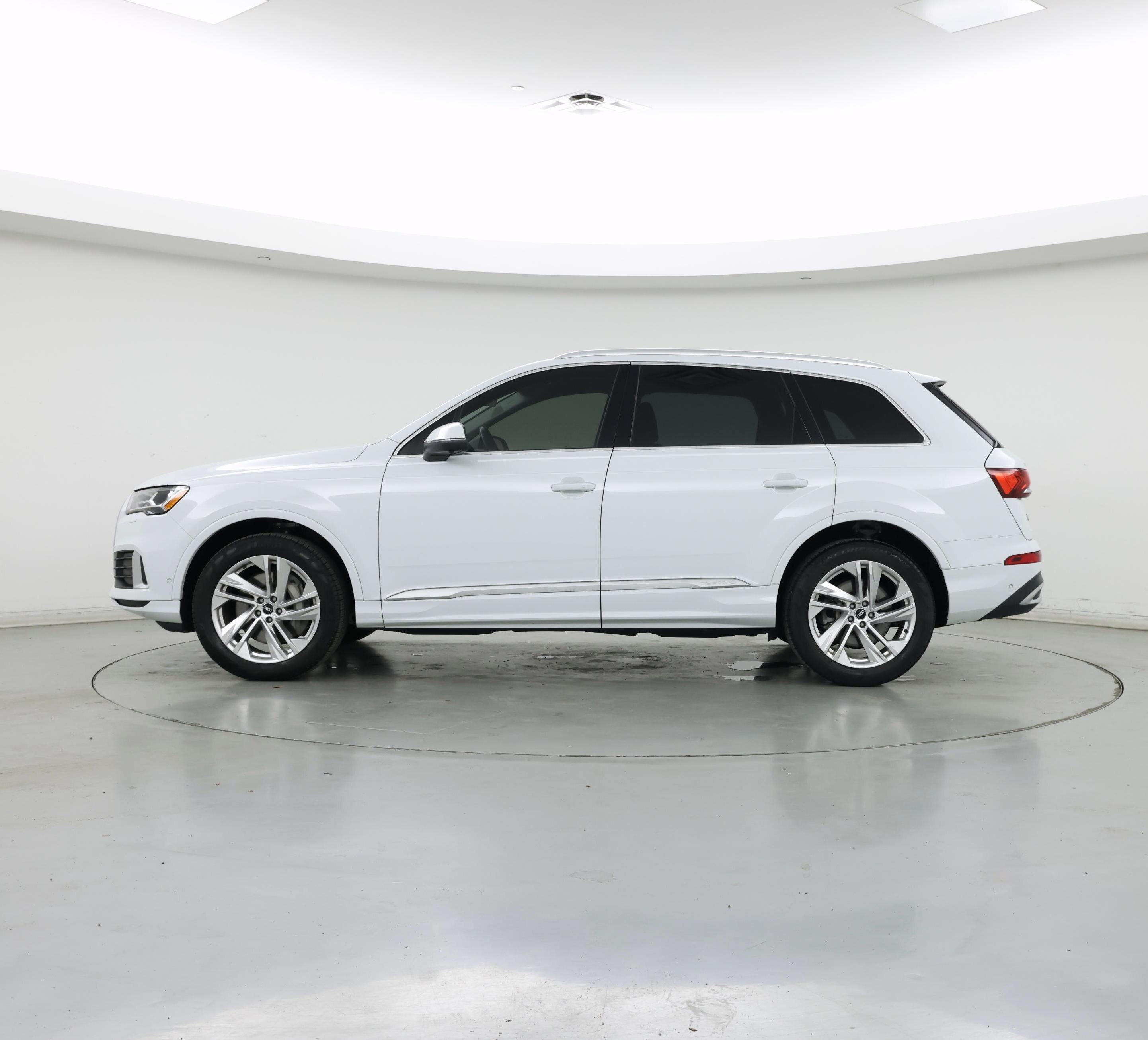Thumbnail: 2021 Audi Q7 - 3