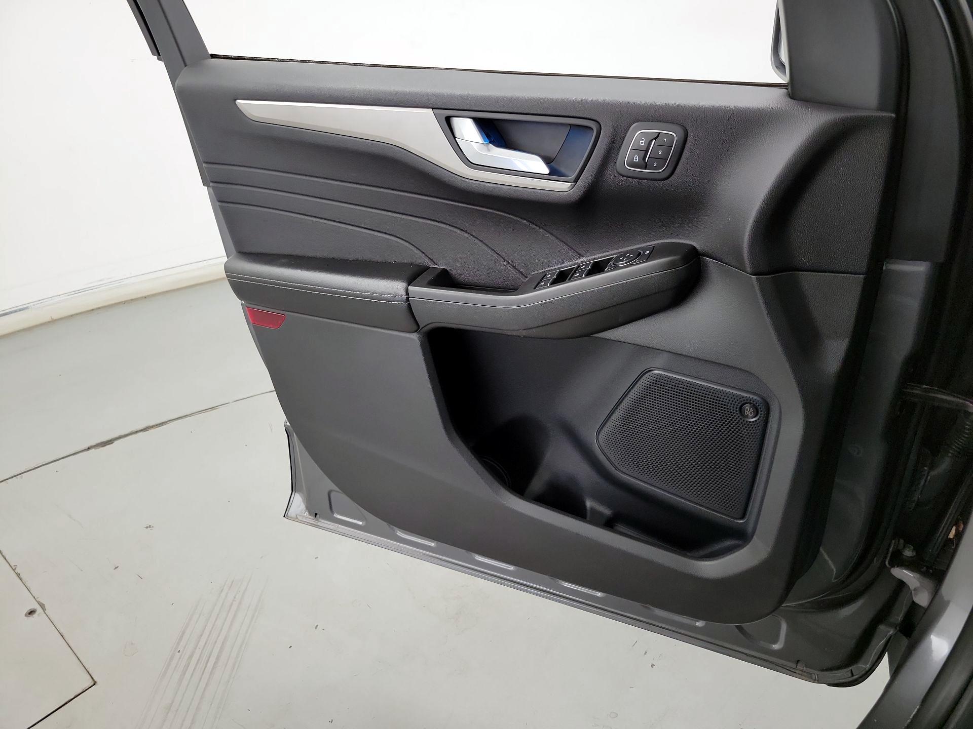 Thumbnail: 2021 Ford Escape - 12