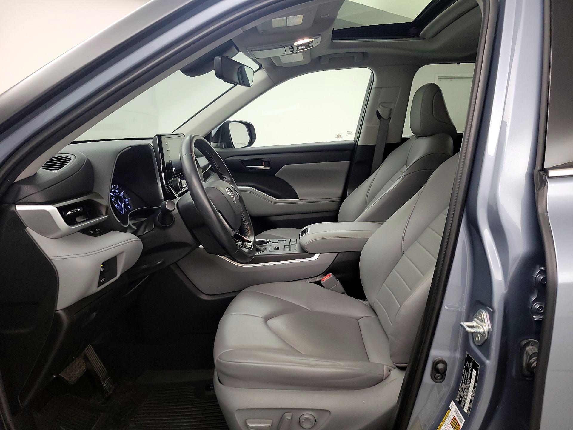 Thumbnail: 2020 Toyota Highlander - 11