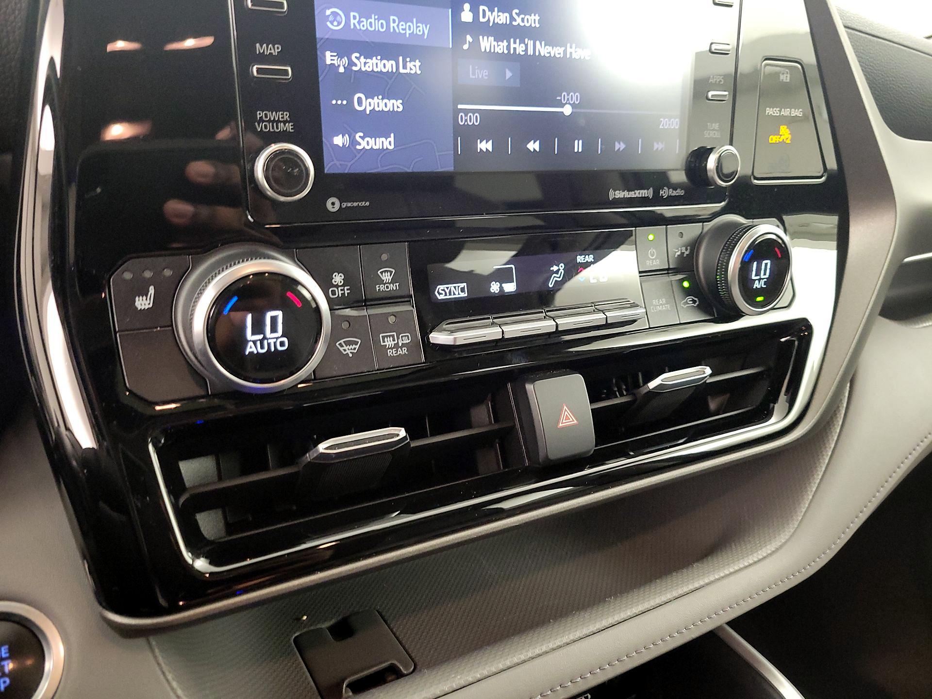 Thumbnail: 2020 Toyota Highlander - 17