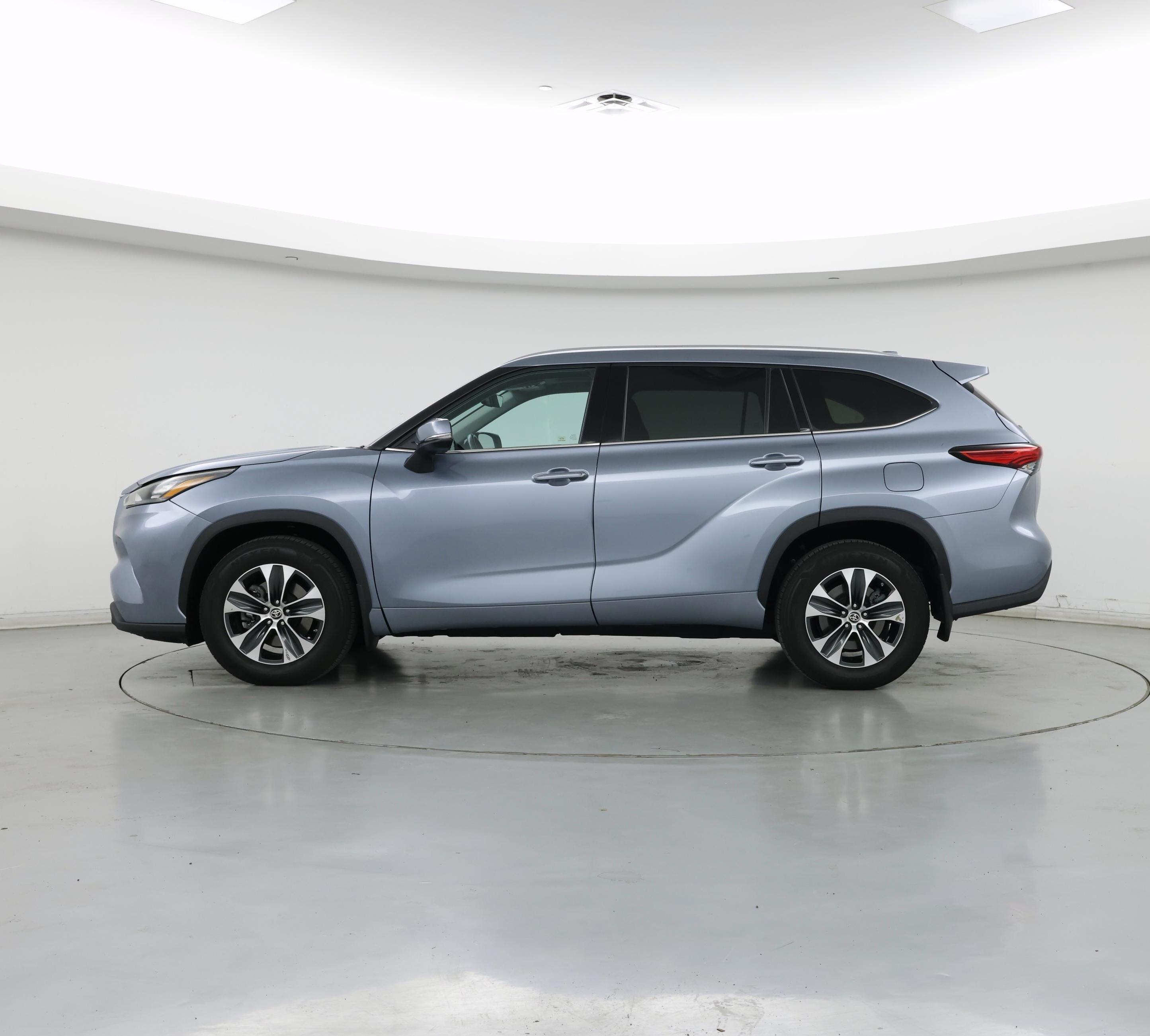 Thumbnail: 2020 Toyota Highlander - 3