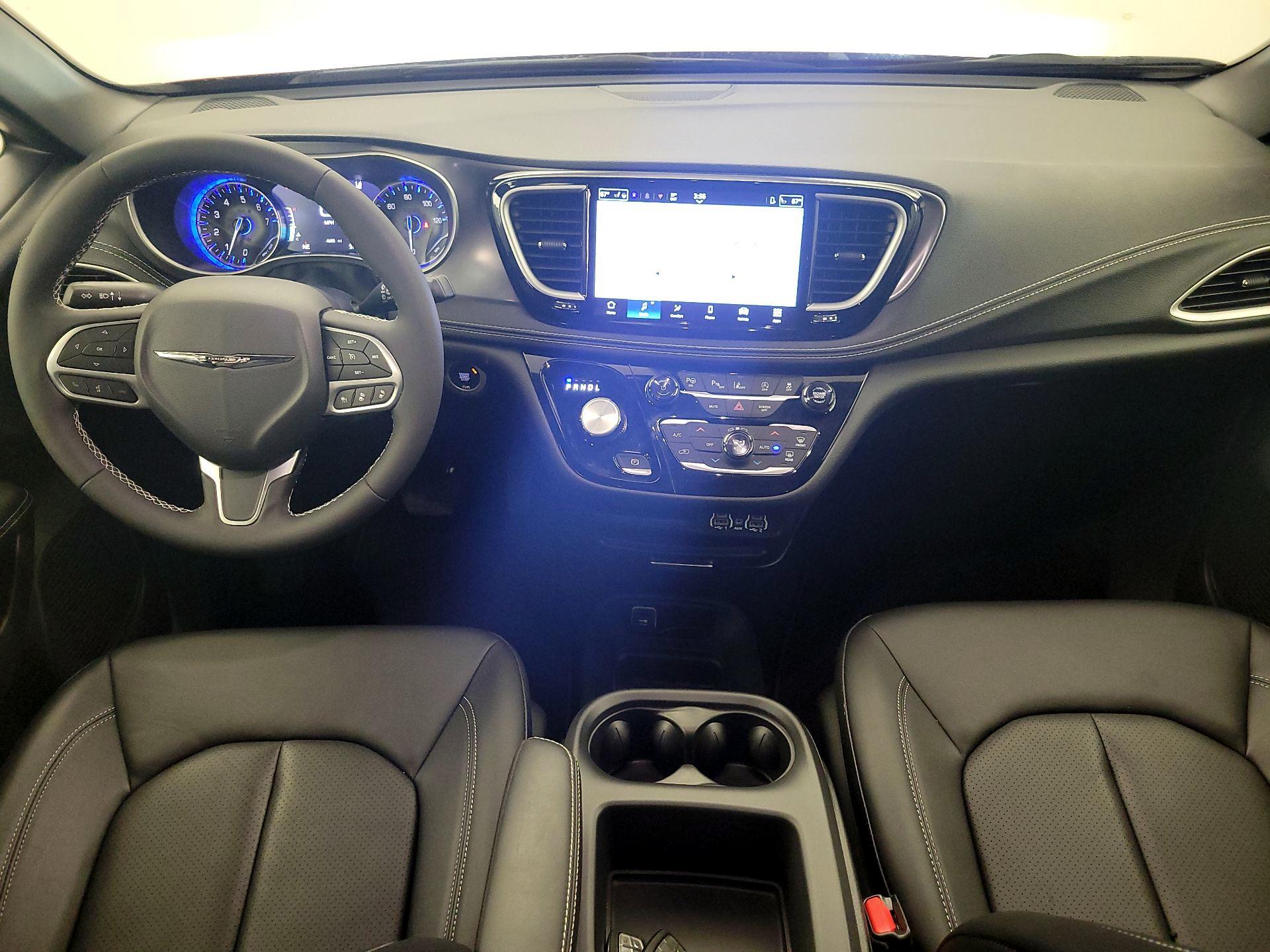 Thumbnail: 2025 Chrysler Pacifica - 9