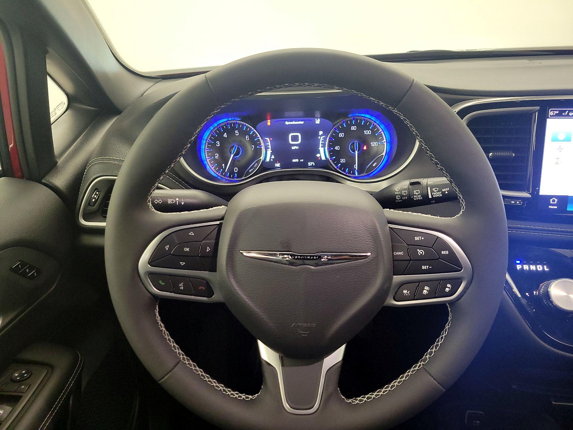 Thumbnail: 2025 Chrysler Pacifica - 10