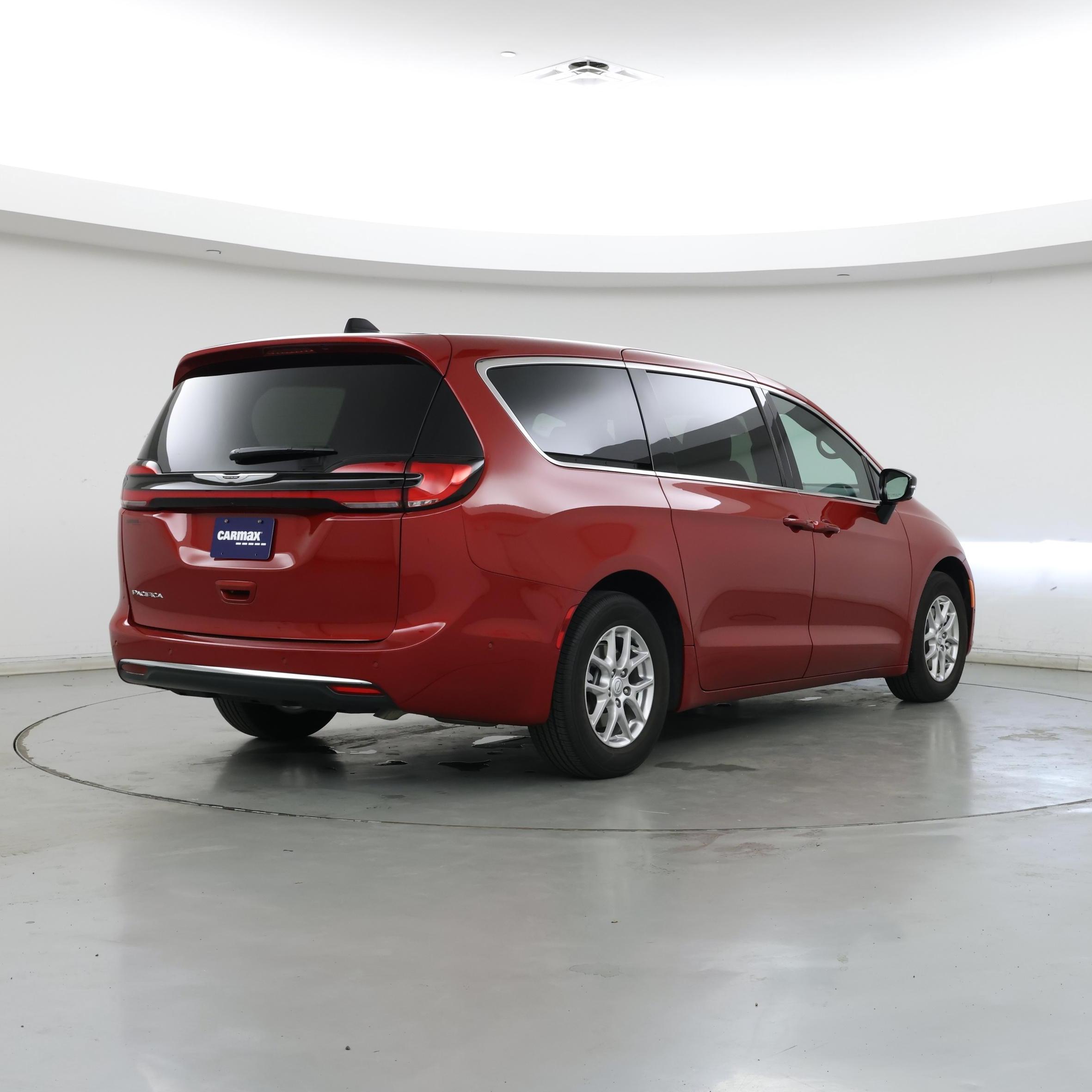 Thumbnail: 2025 Chrysler Pacifica - 8