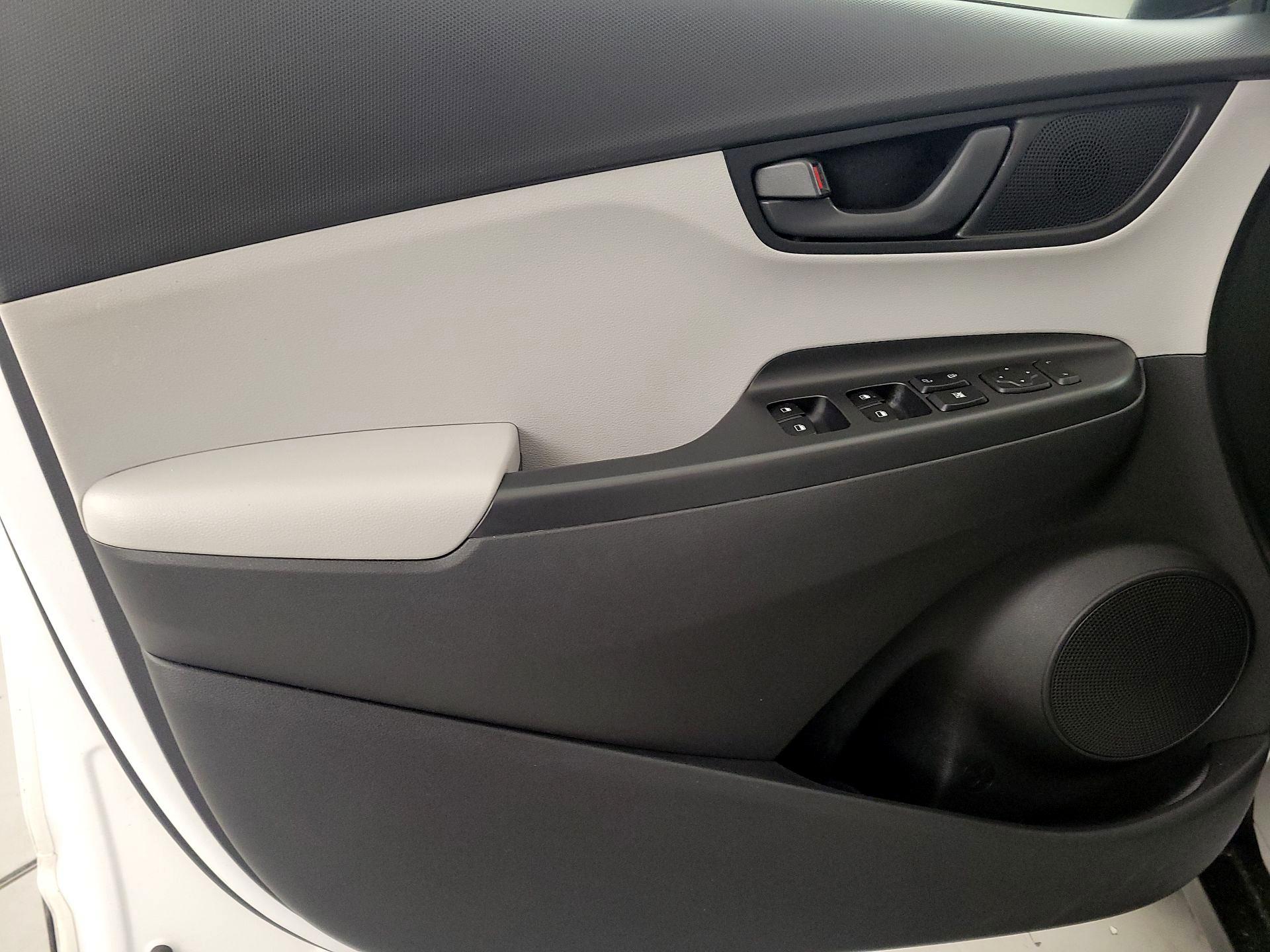 Thumbnail: 2022 Hyundai Kona - 12