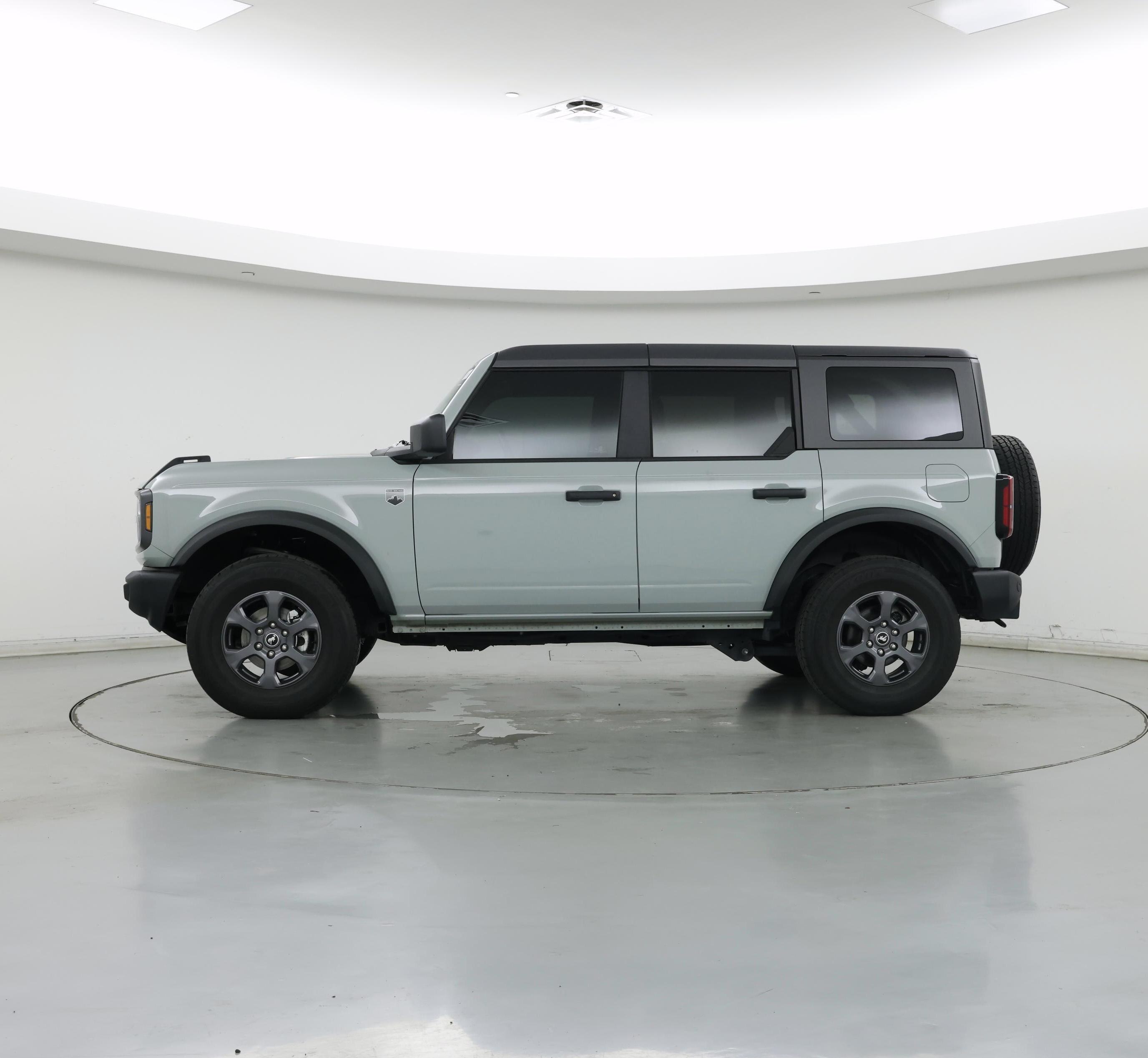 Thumbnail: 2021 Ford Bronco - 3