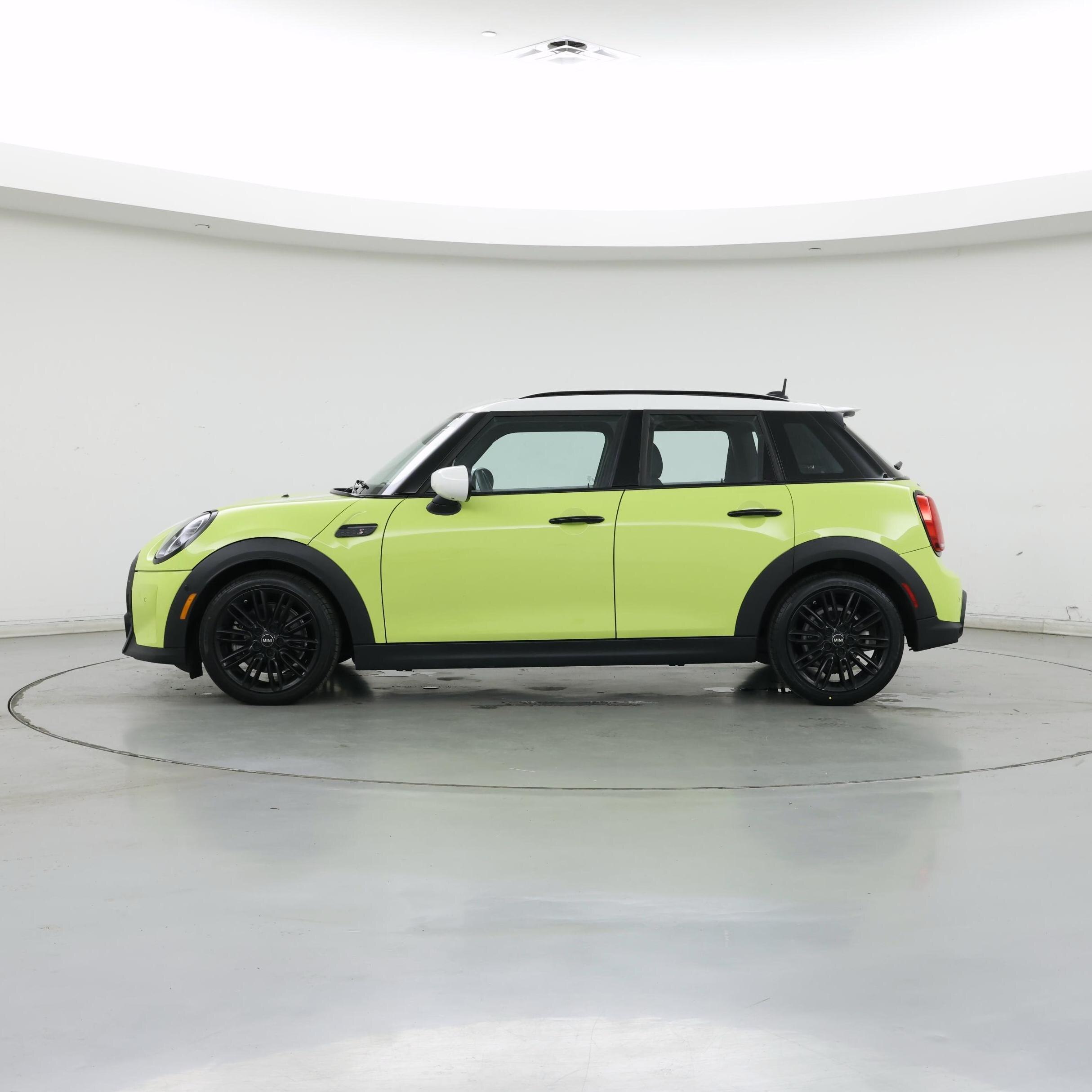 Thumbnail: 2024 MINI Cooper Hardtop - 3