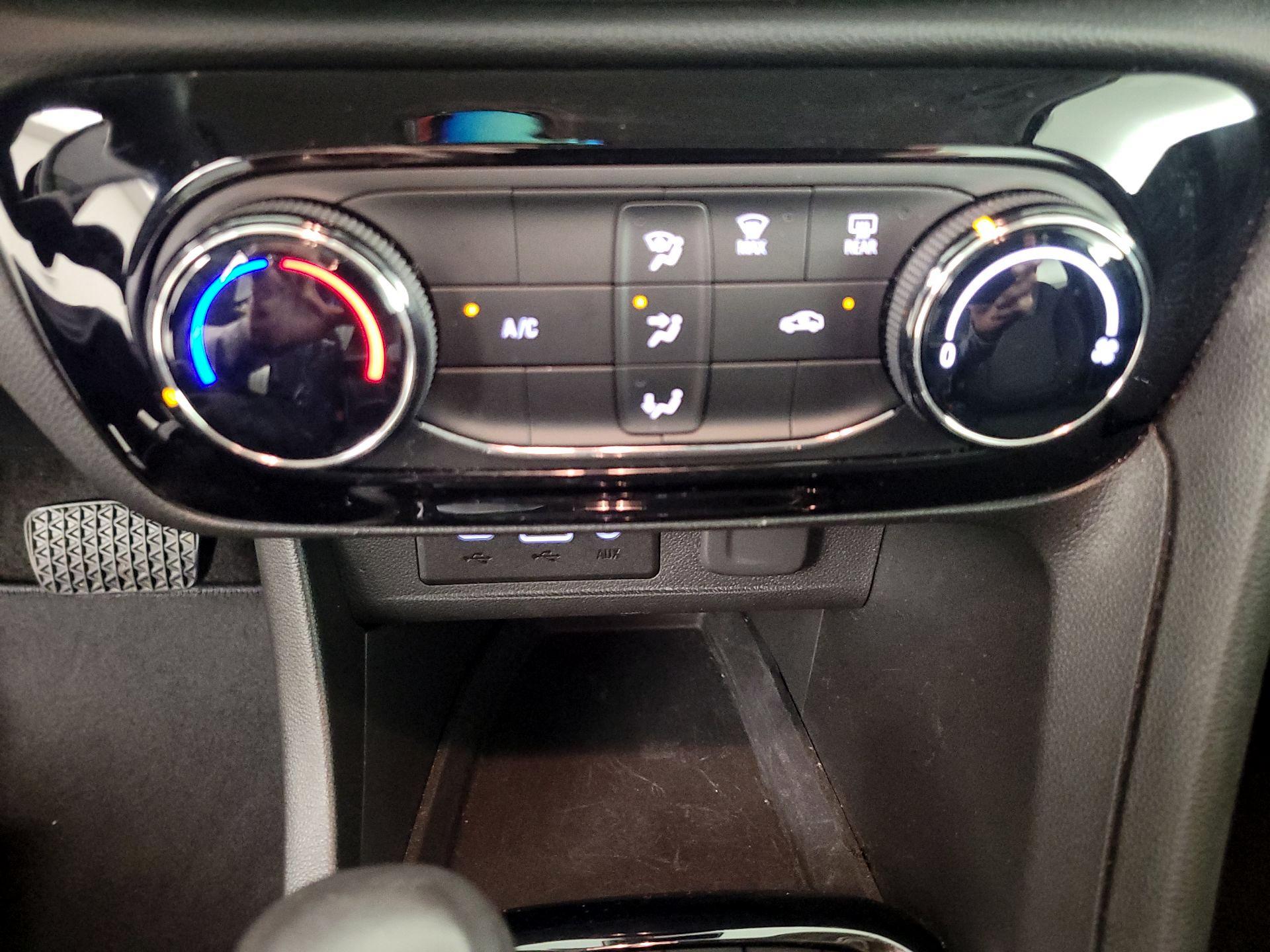 Thumbnail: 2021 Buick Encore GX - 17