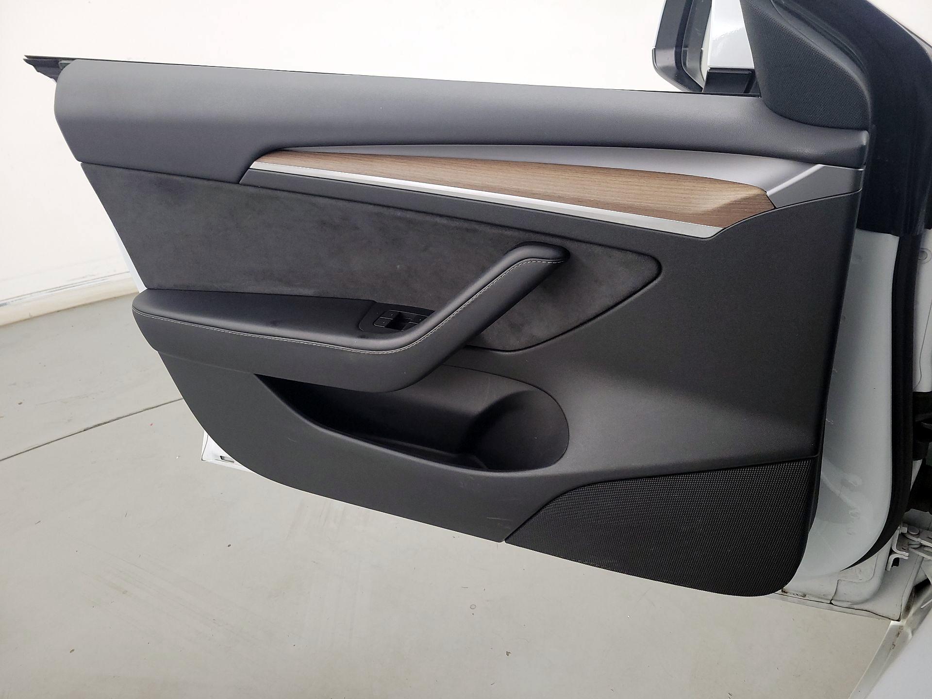 Thumbnail: 2023 Tesla Model 3 - 12