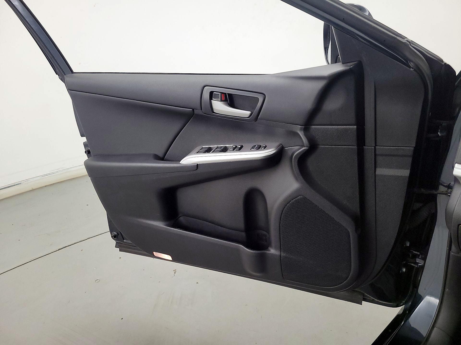 Thumbnail: 2014 Toyota Camry - 12