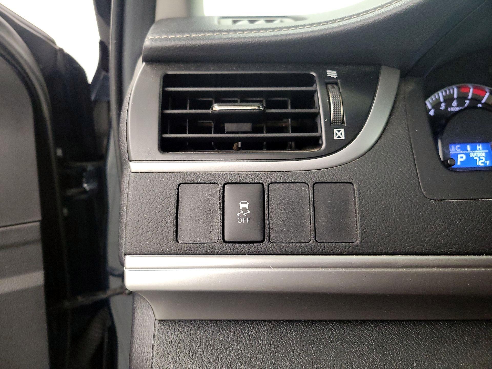 Thumbnail: 2014 Toyota Camry - 13