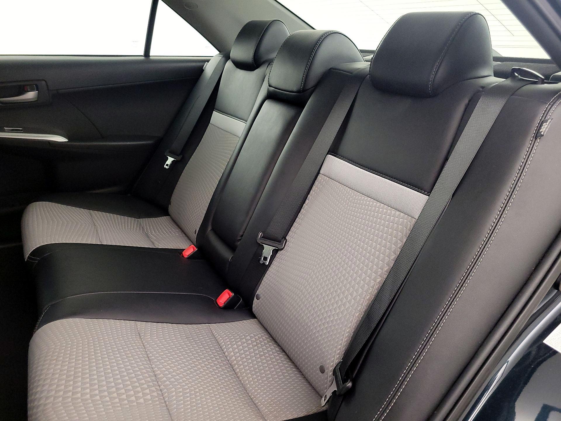 Thumbnail: 2014 Toyota Camry - 20