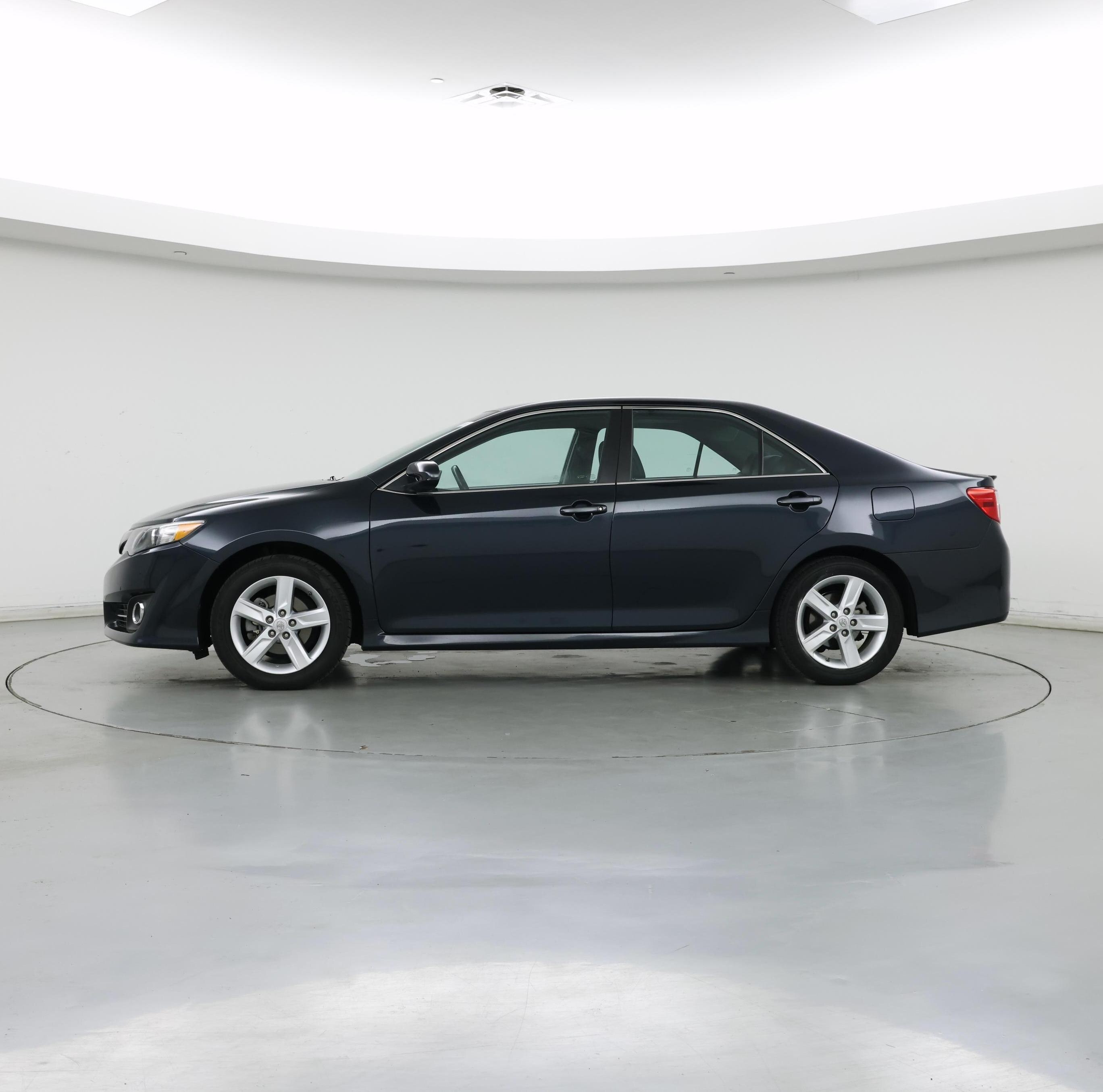 Thumbnail: 2014 Toyota Camry - 3