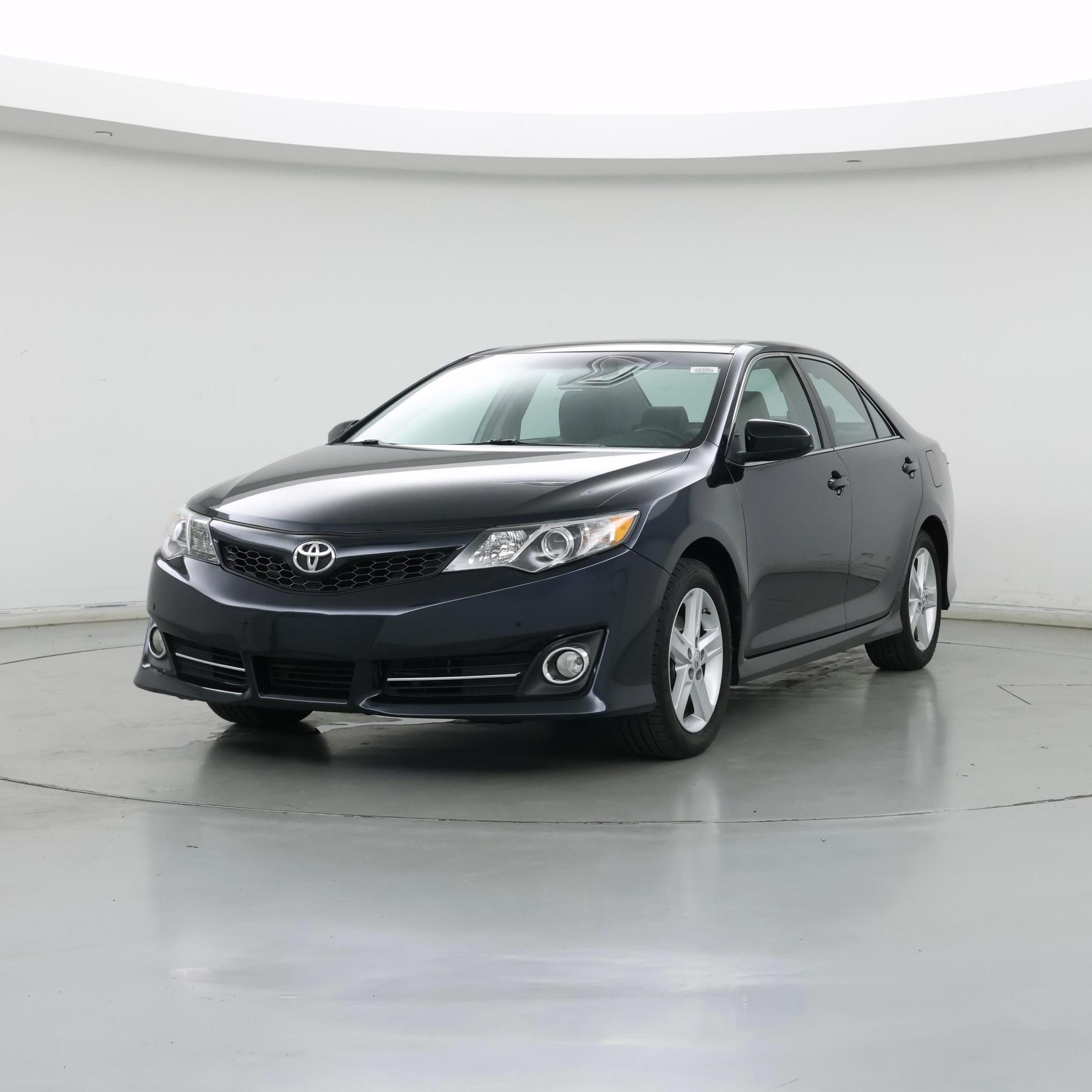 Thumbnail: 2014 Toyota Camry - 4