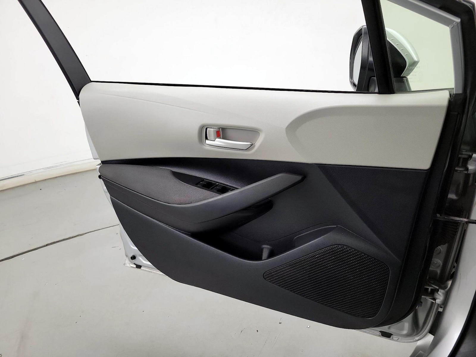 2020 Toyota Corolla LE - Photo 13