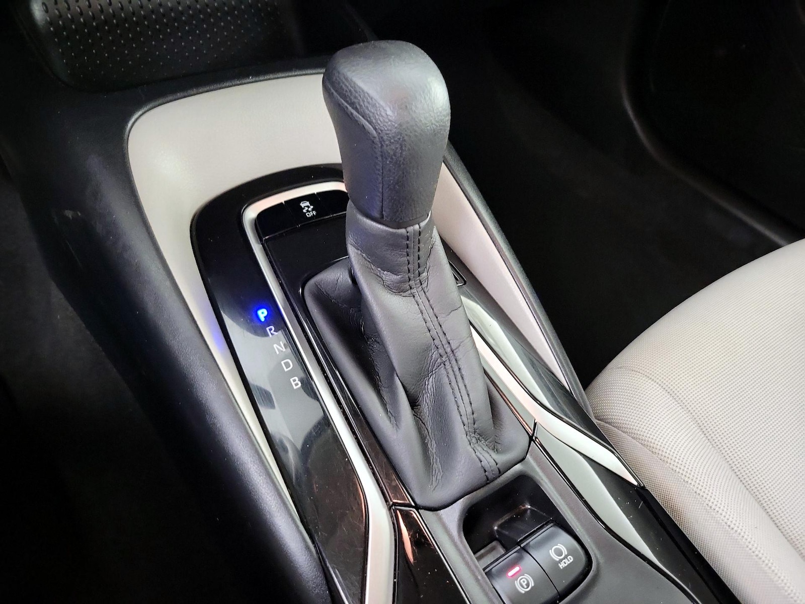 2020 Toyota Corolla LE - Photo 19