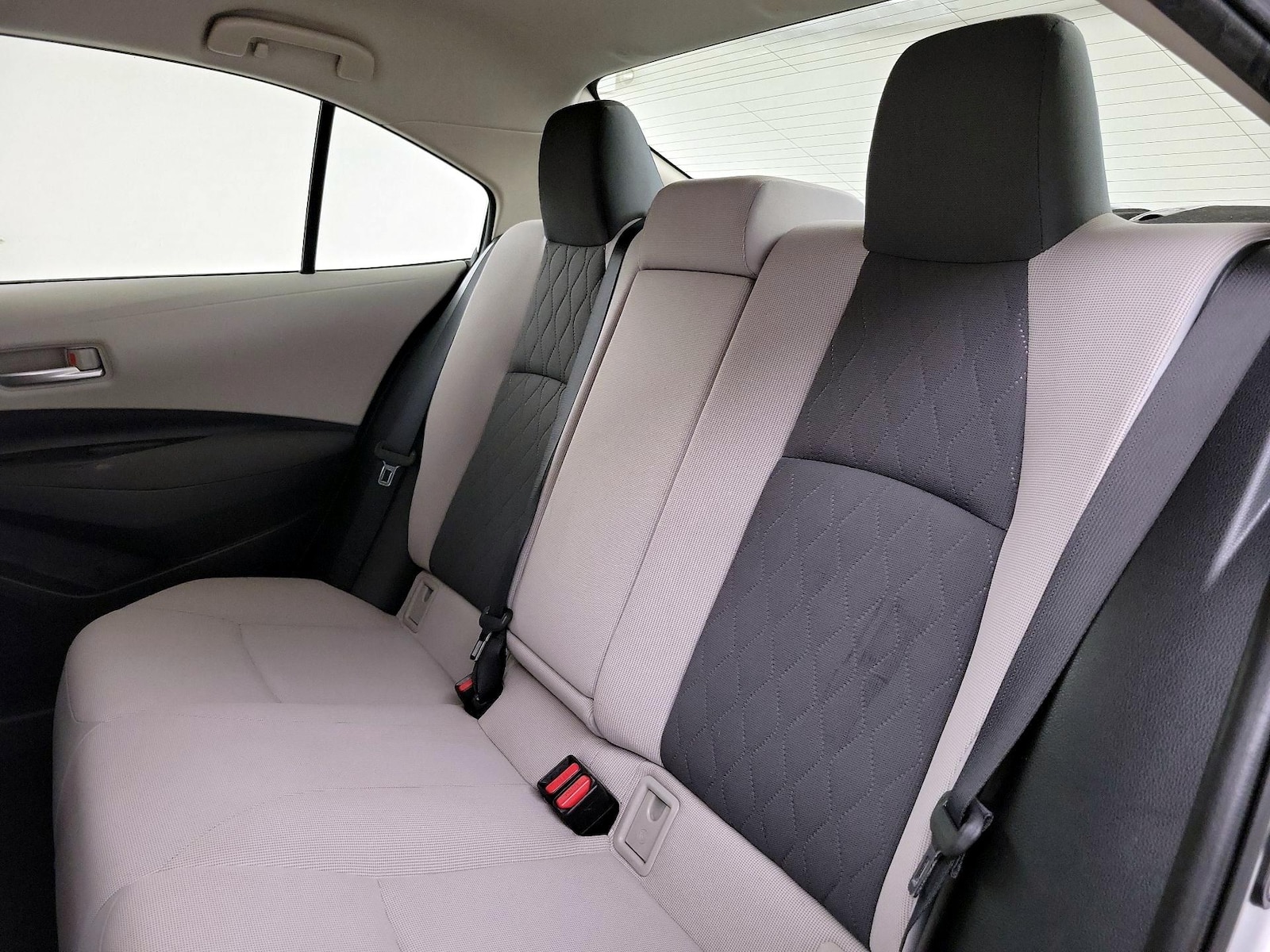 2020 Toyota Corolla LE - Photo 21