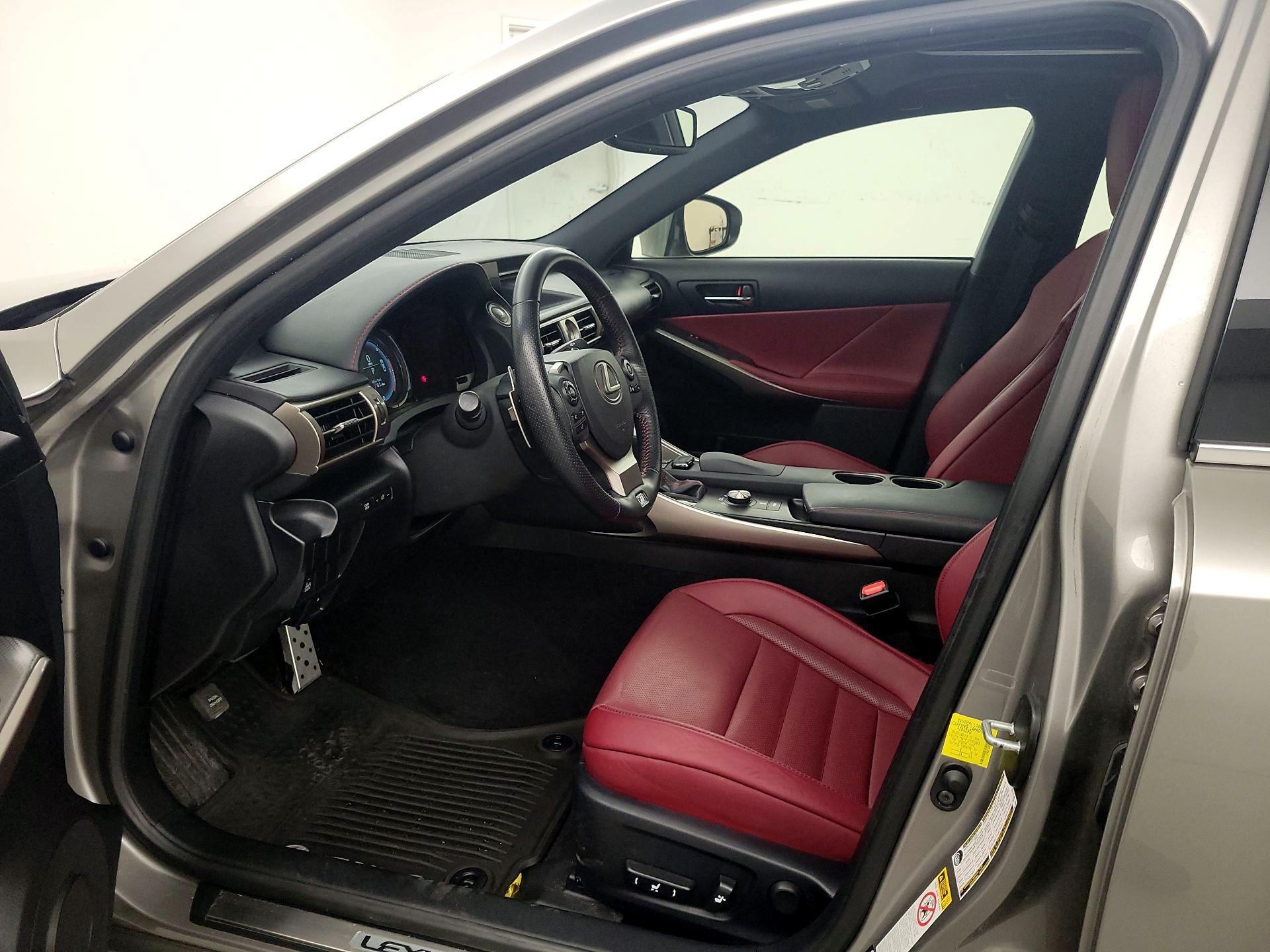 Thumbnail: 2015 Lexus IS - 11