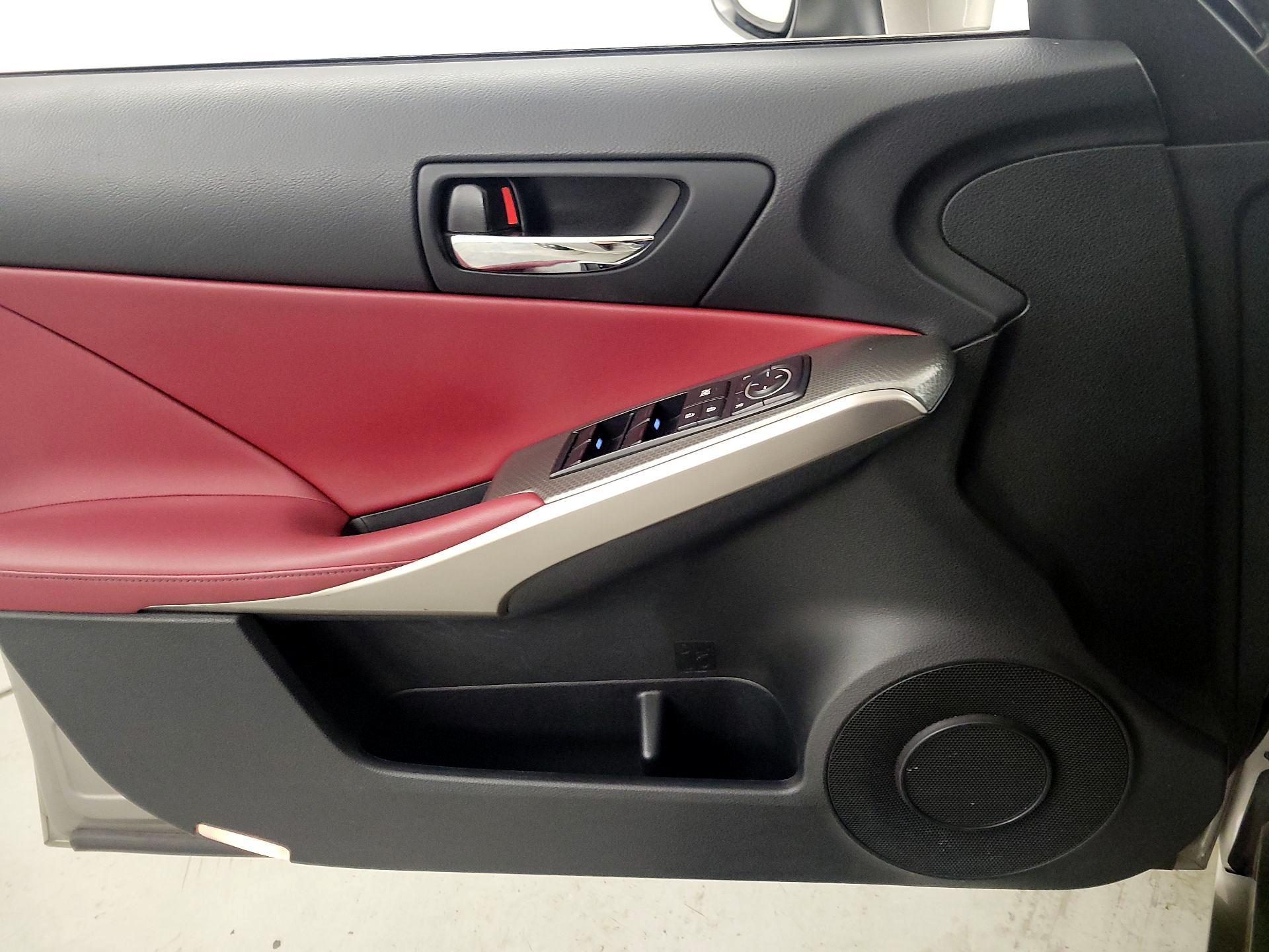 Thumbnail: 2015 Lexus IS - 12