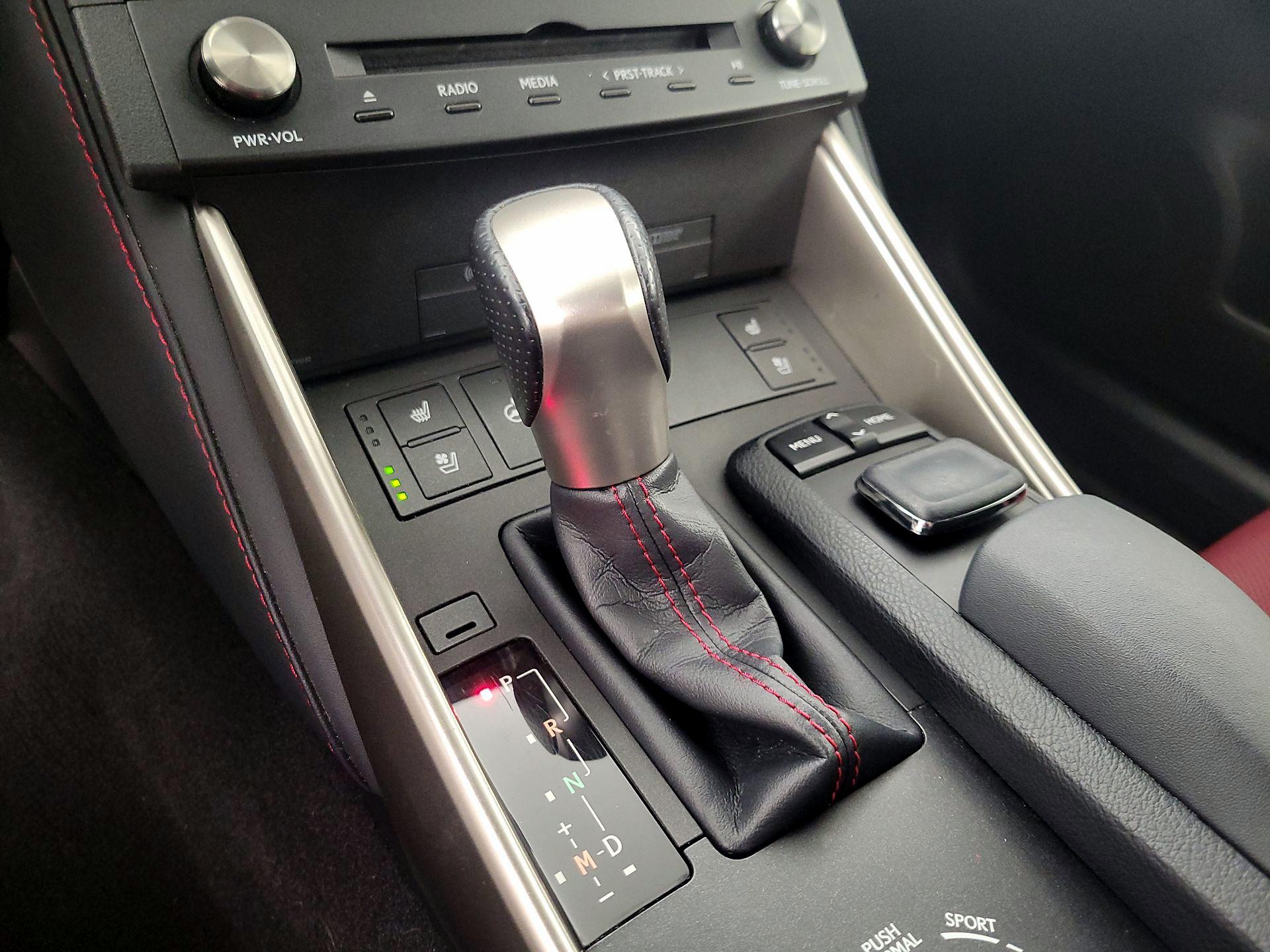 Thumbnail: 2015 Lexus IS - 18