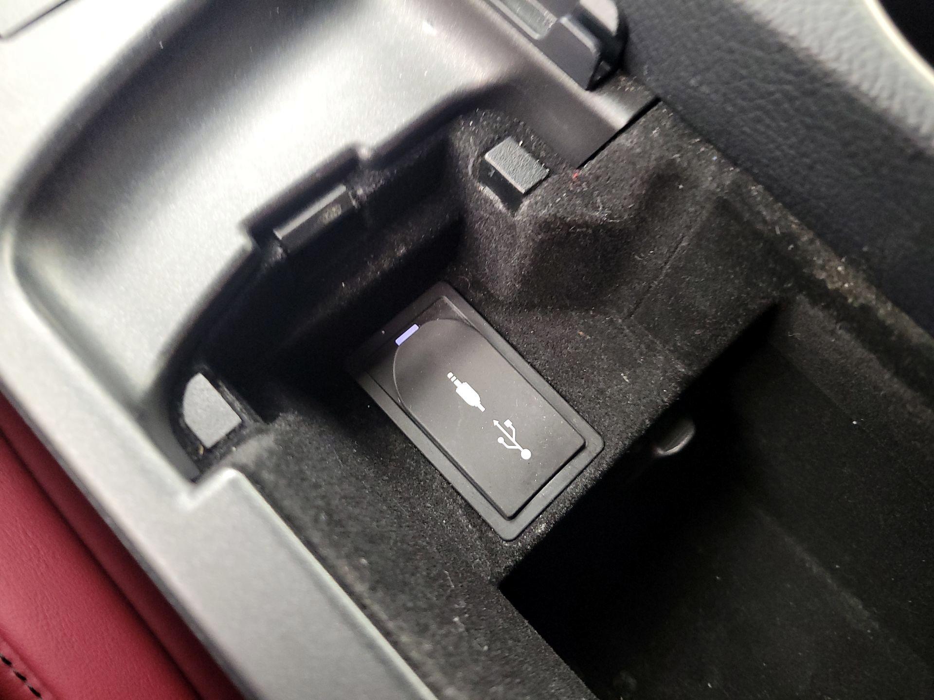 Thumbnail: 2015 Lexus IS - 19