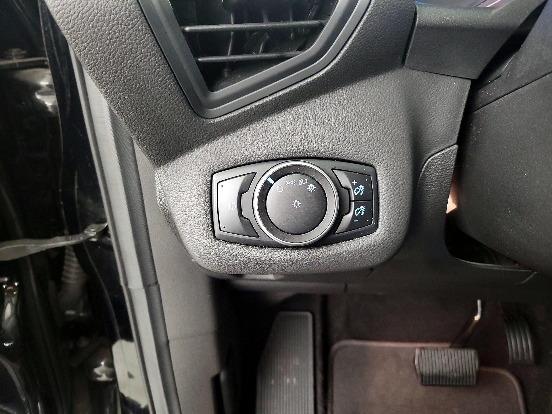 Thumbnail: 2016 Ford Escape - 13