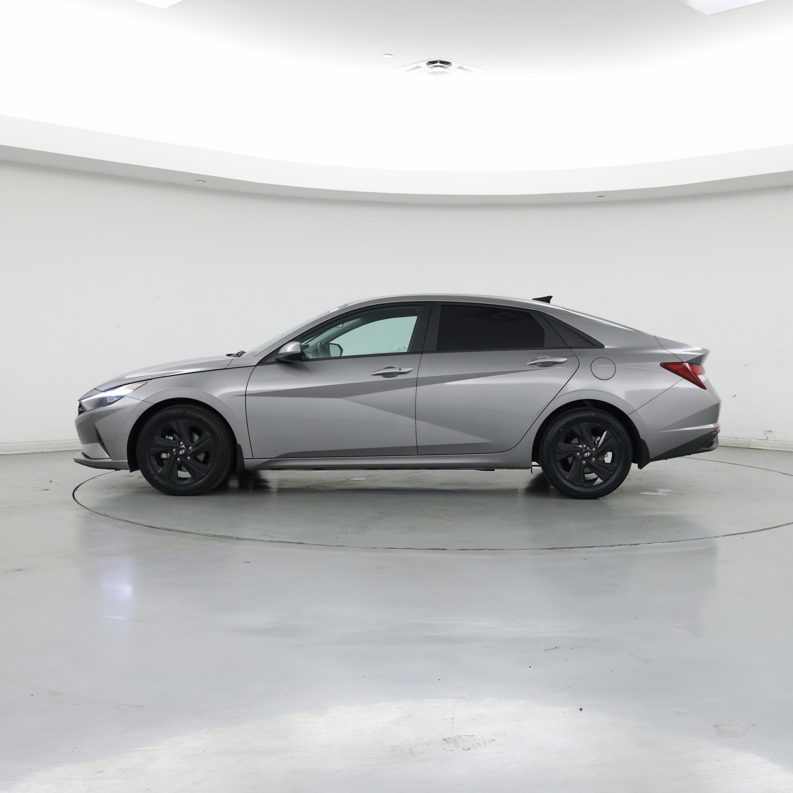 Thumbnail: 2023 Hyundai Elantra - 3