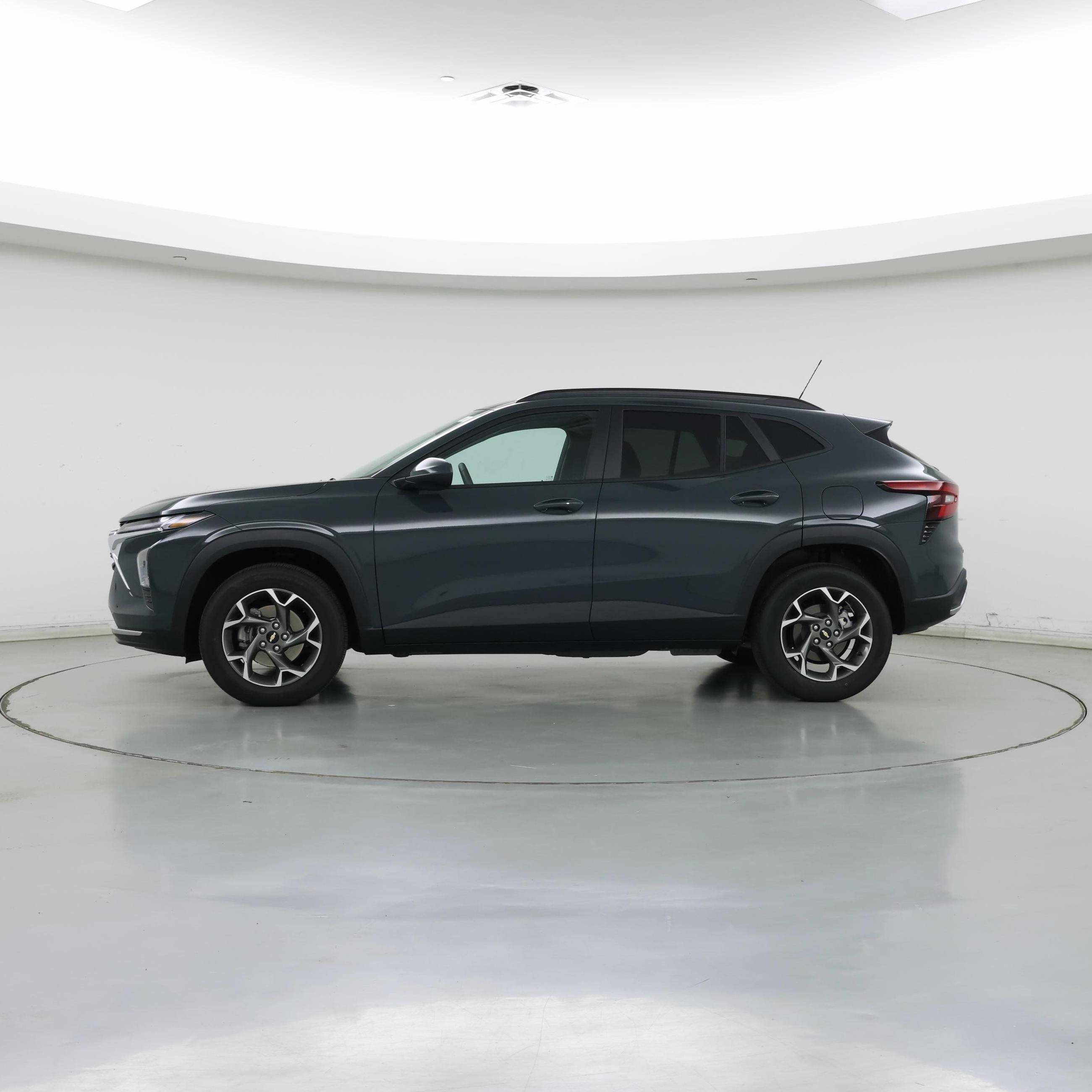 Thumbnail: 2026 Chevrolet Trax - 3