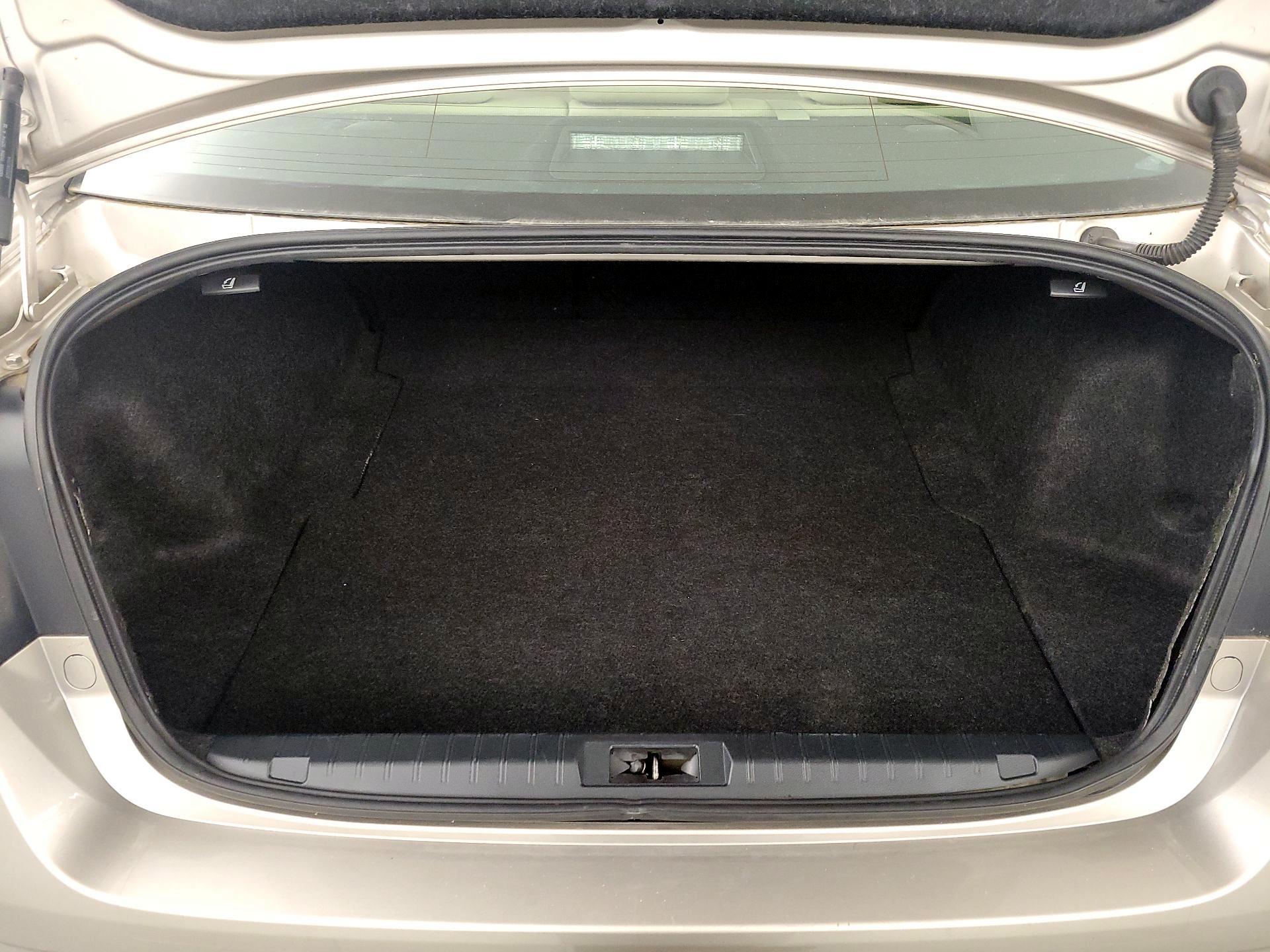 Thumbnail: 2015 Subaru Legacy - 20