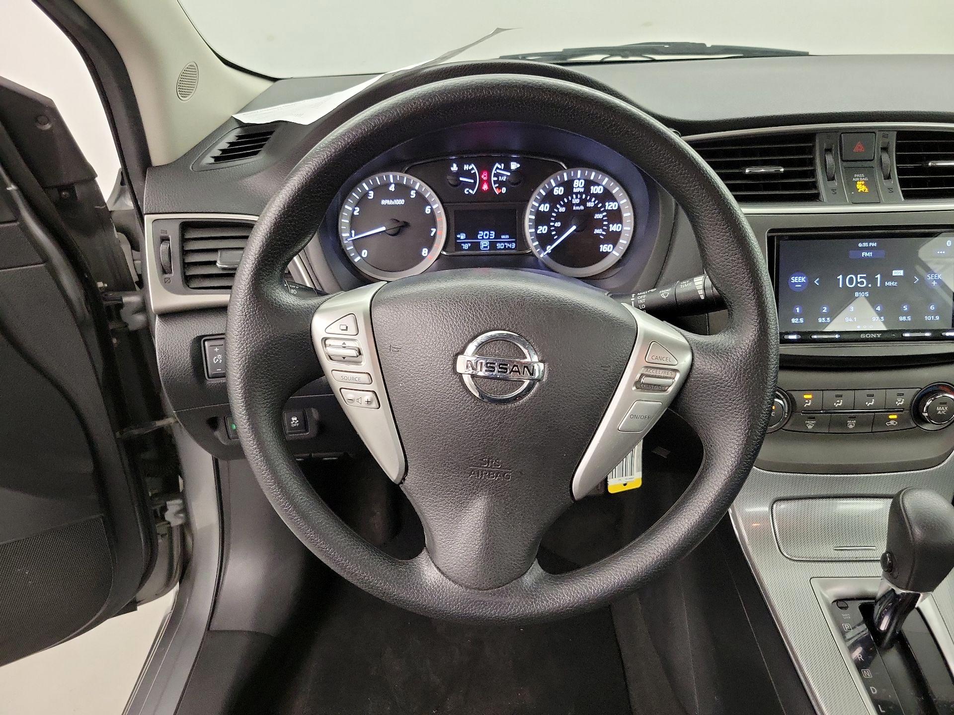 Thumbnail: 2014 Nissan Sentra - 10