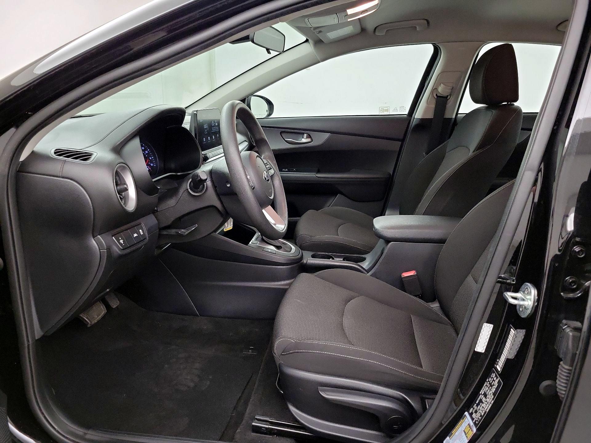 Thumbnail: 2020 Kia Forte - 11