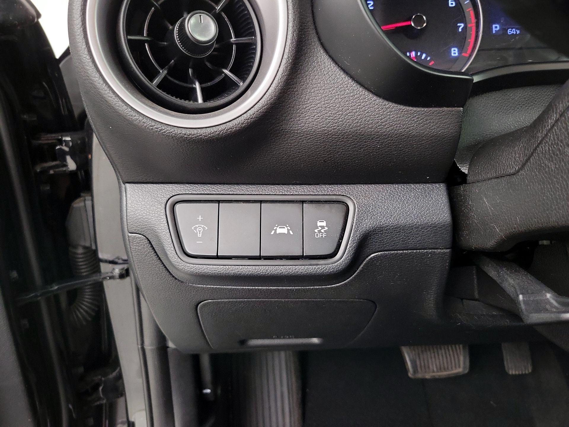 Thumbnail: 2020 Kia Forte - 13