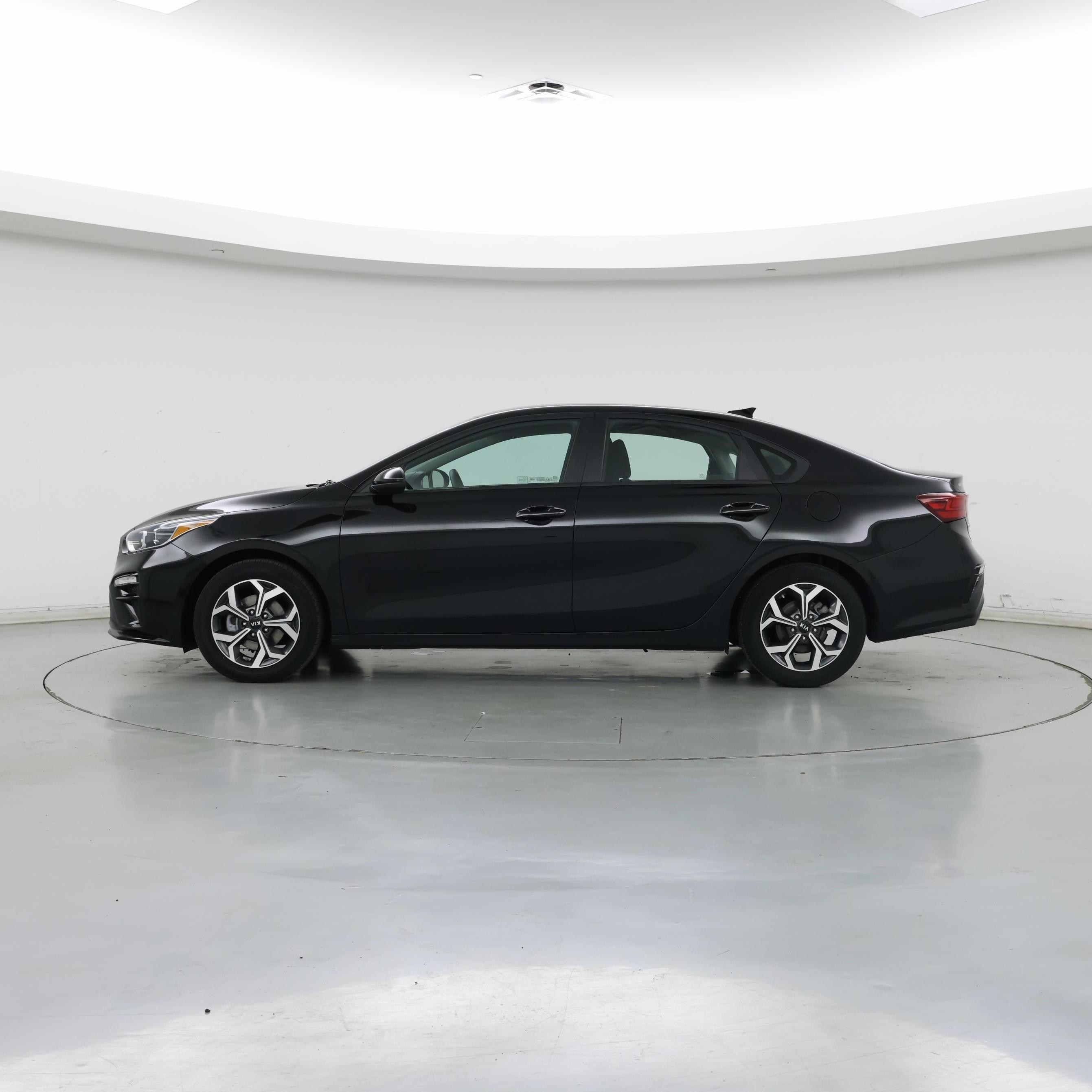 Thumbnail: 2020 Kia Forte - 3