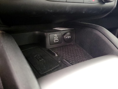 USB/AUX Ports