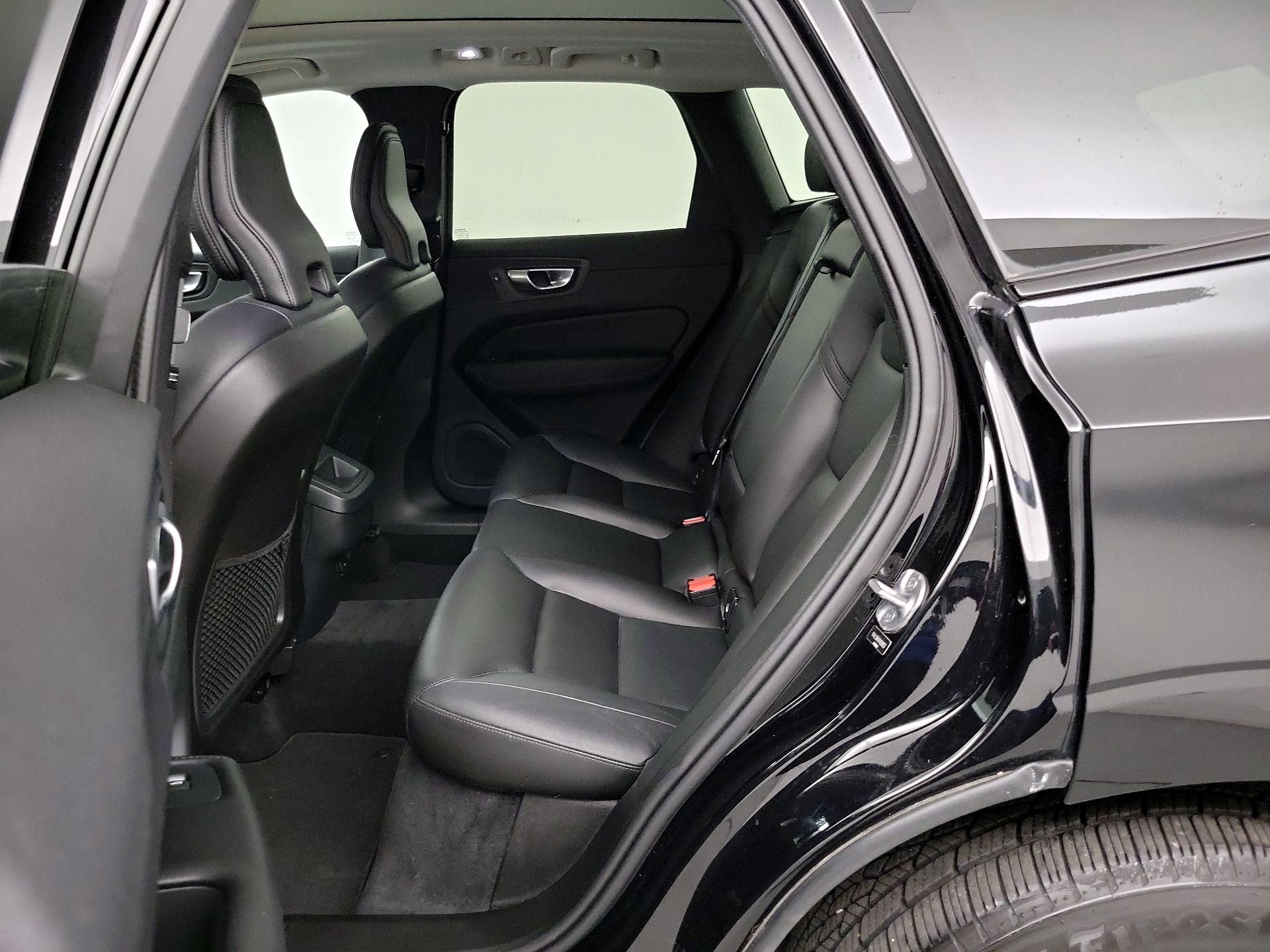 Thumbnail: 2024 Volvo XC60 - 20