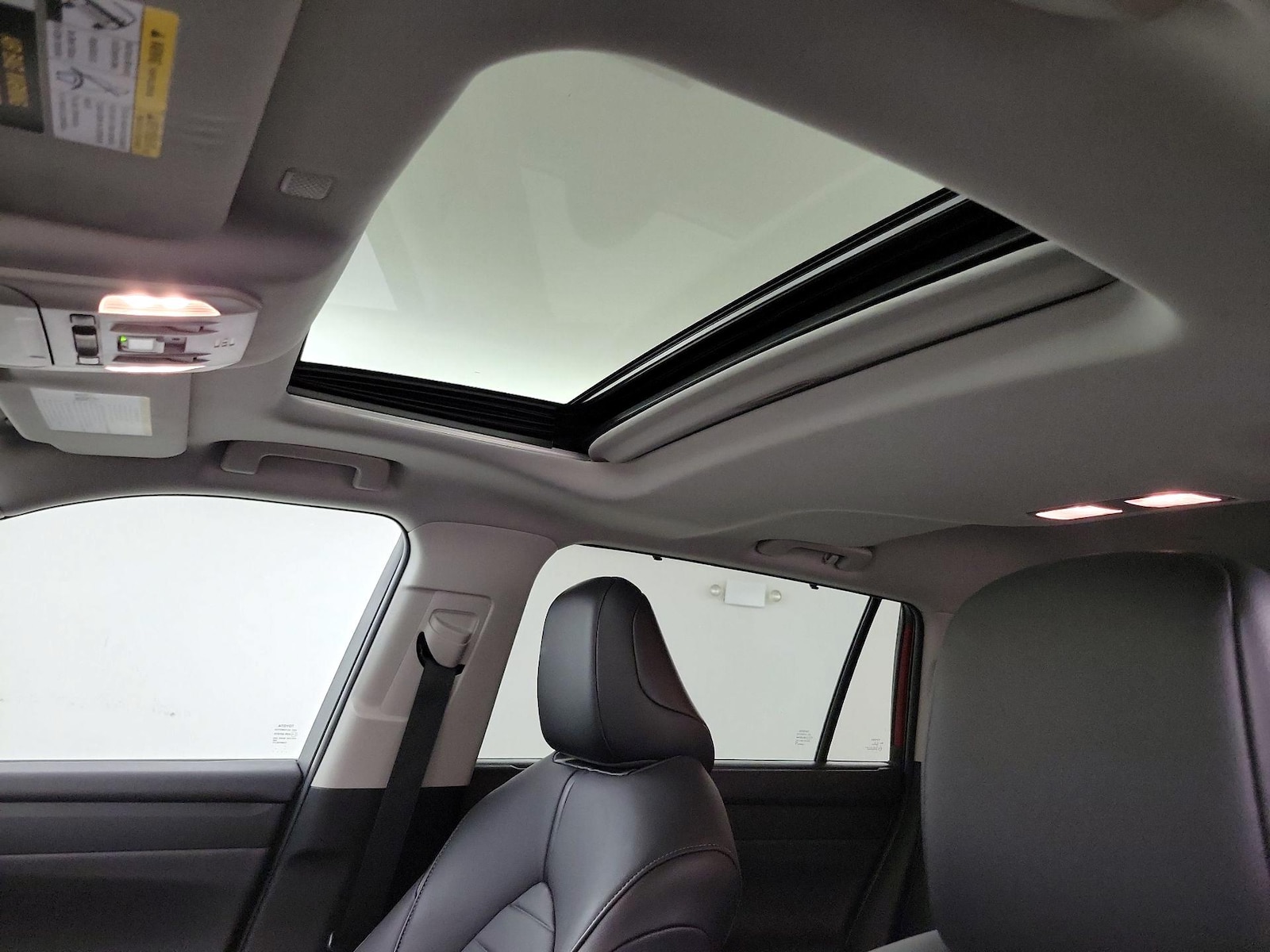 Sunroof(s) & Overhead Airbags