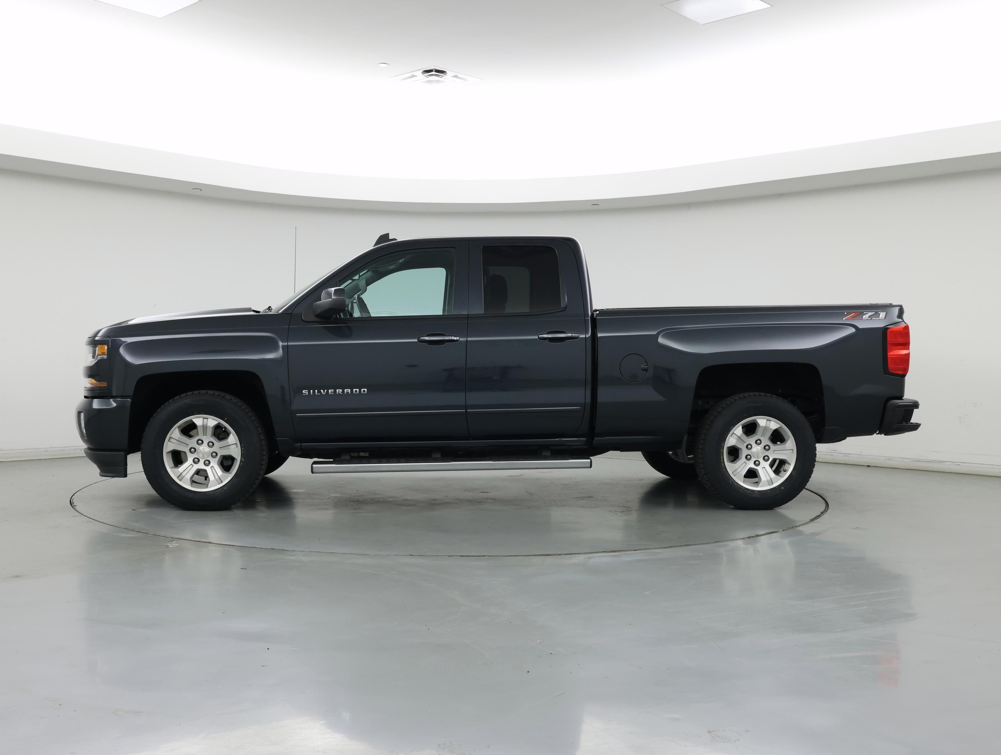 Thumbnail: 2018 Chevrolet Silverado 1500 - 3