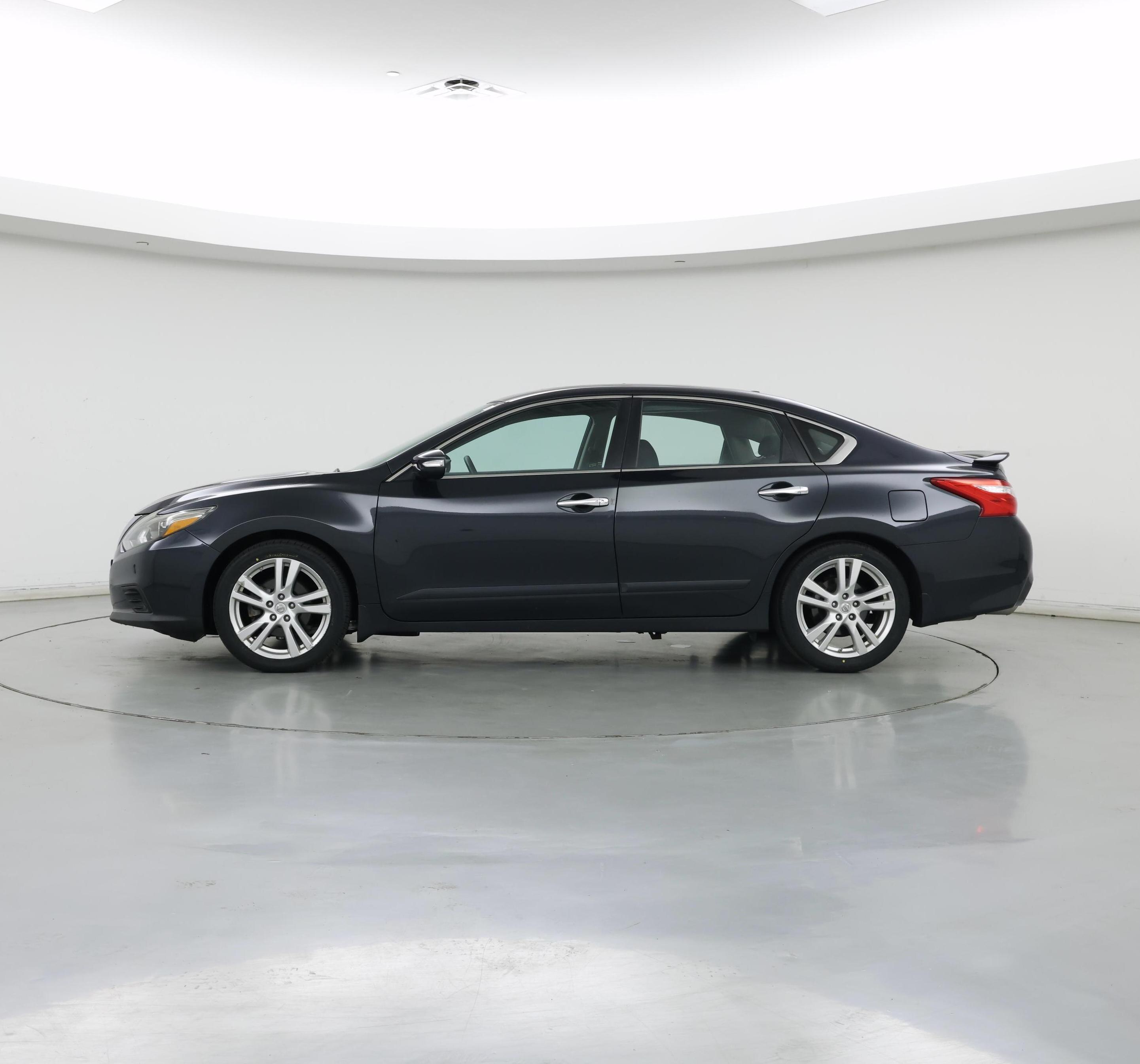 Thumbnail: 2016 Nissan Altima - 3