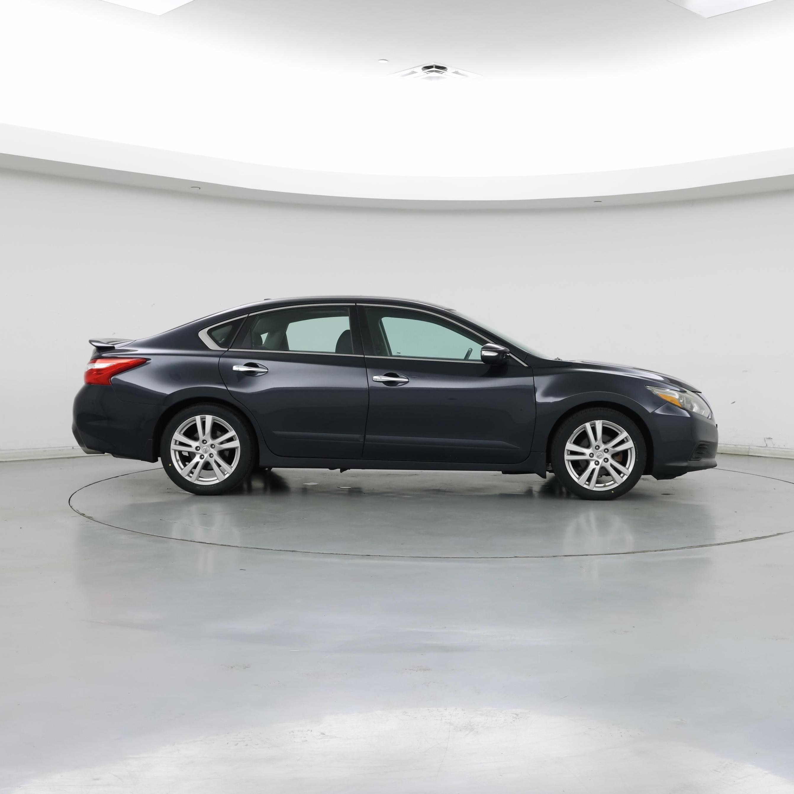 Thumbnail: 2016 Nissan Altima - 7