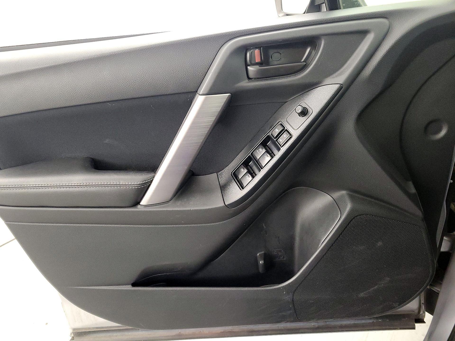 Thumbnail: 2016 Subaru Forester - 12