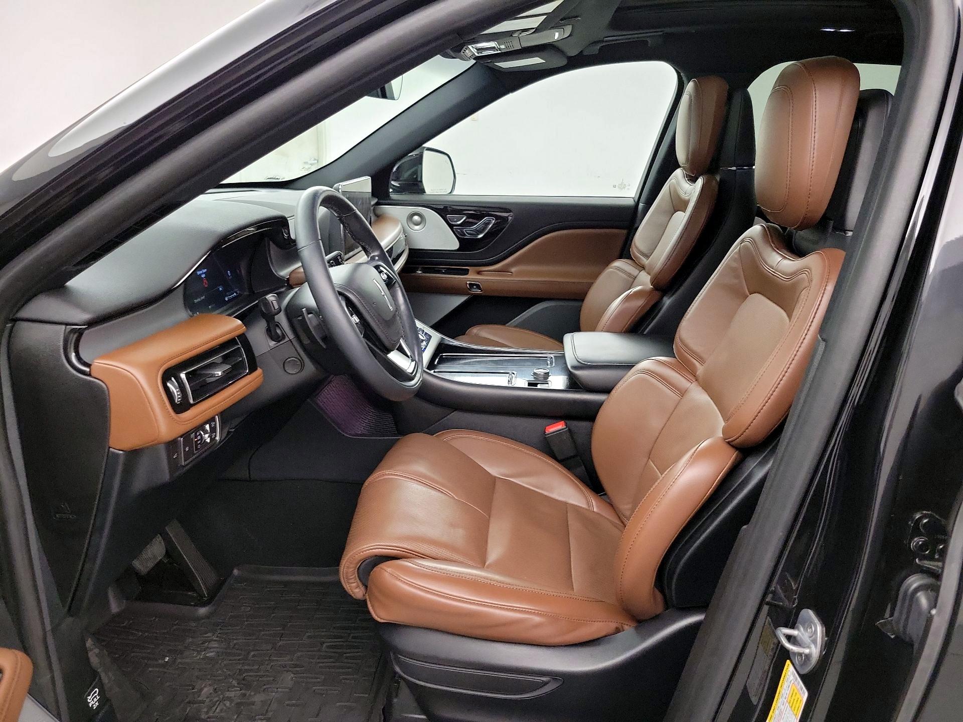 Thumbnail: 2021 Lincoln Aviator - 11