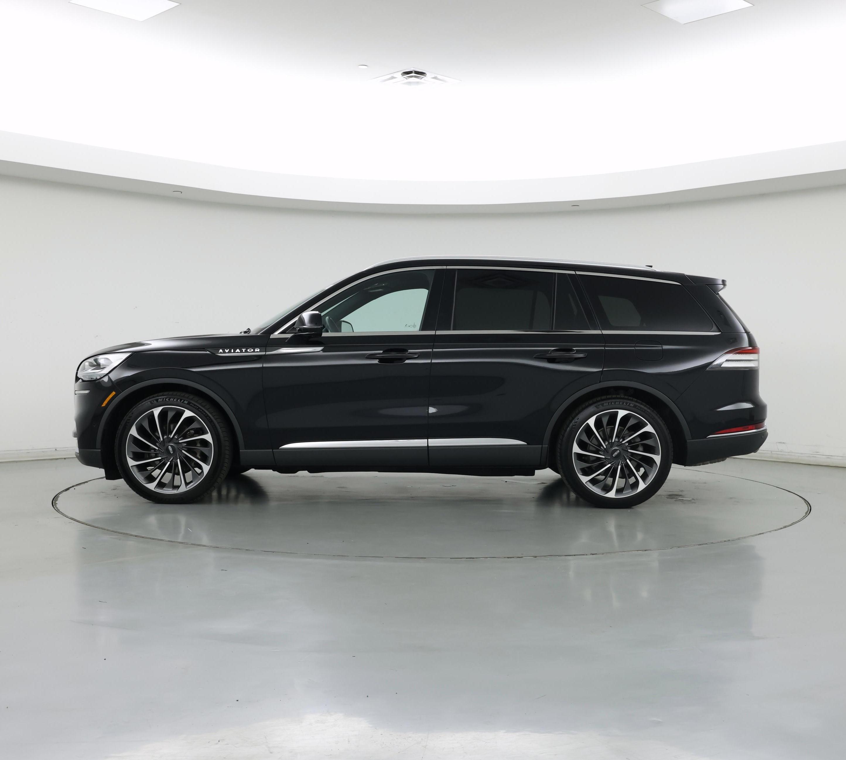 Thumbnail: 2021 Lincoln Aviator - 3