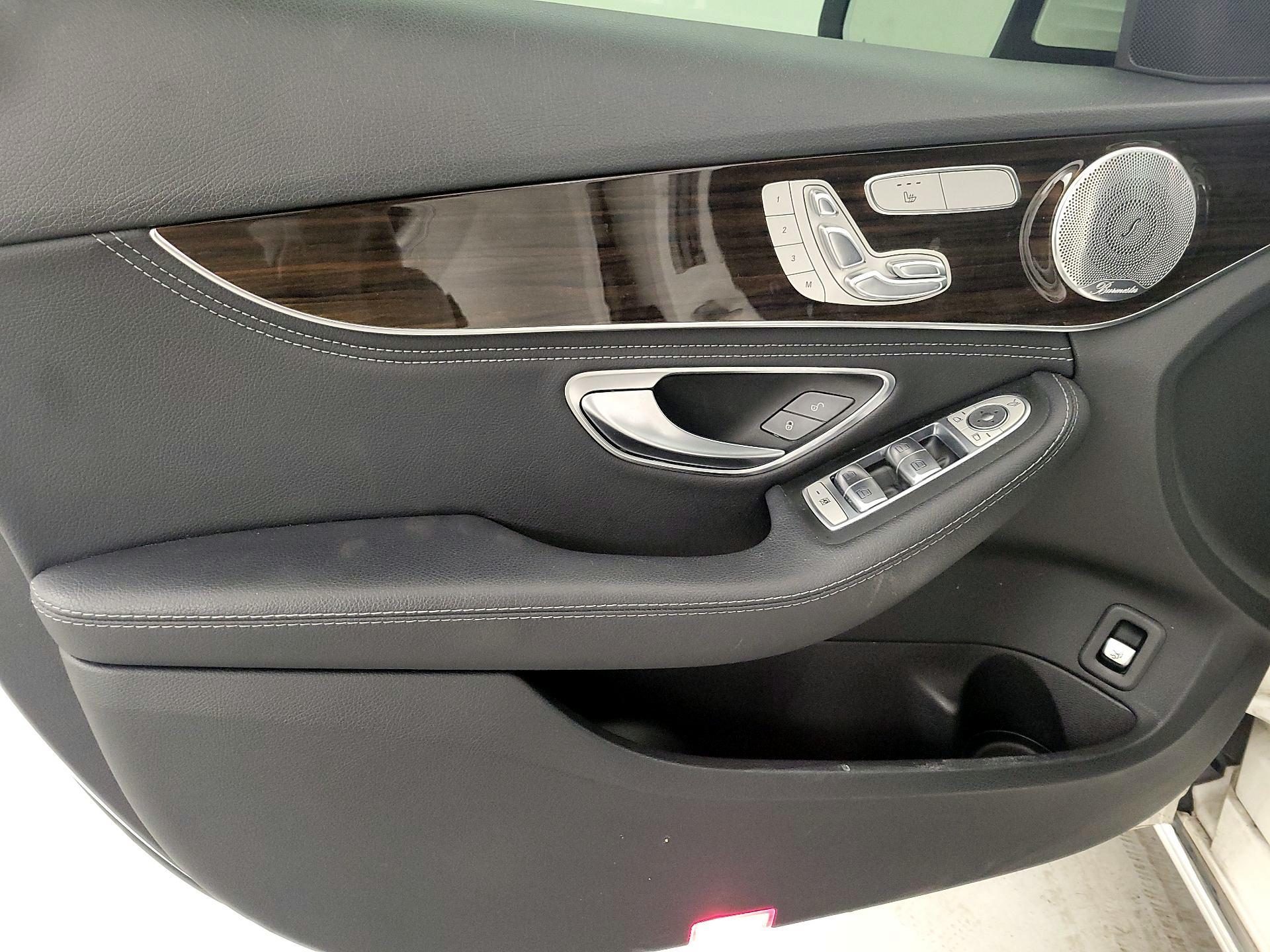 Thumbnail: 2015 Mercedes-Benz C-Class - 12