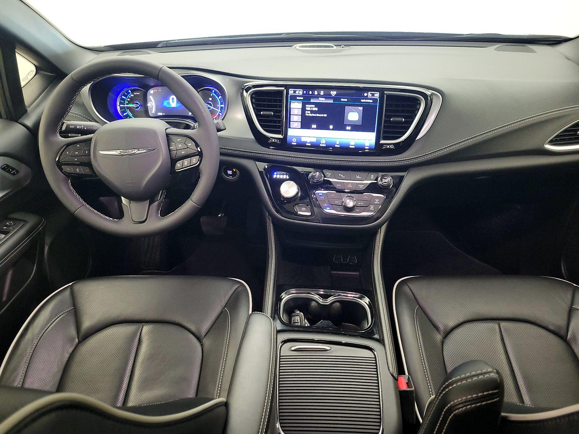 Thumbnail: 2025 Chrysler Pacifica - 9