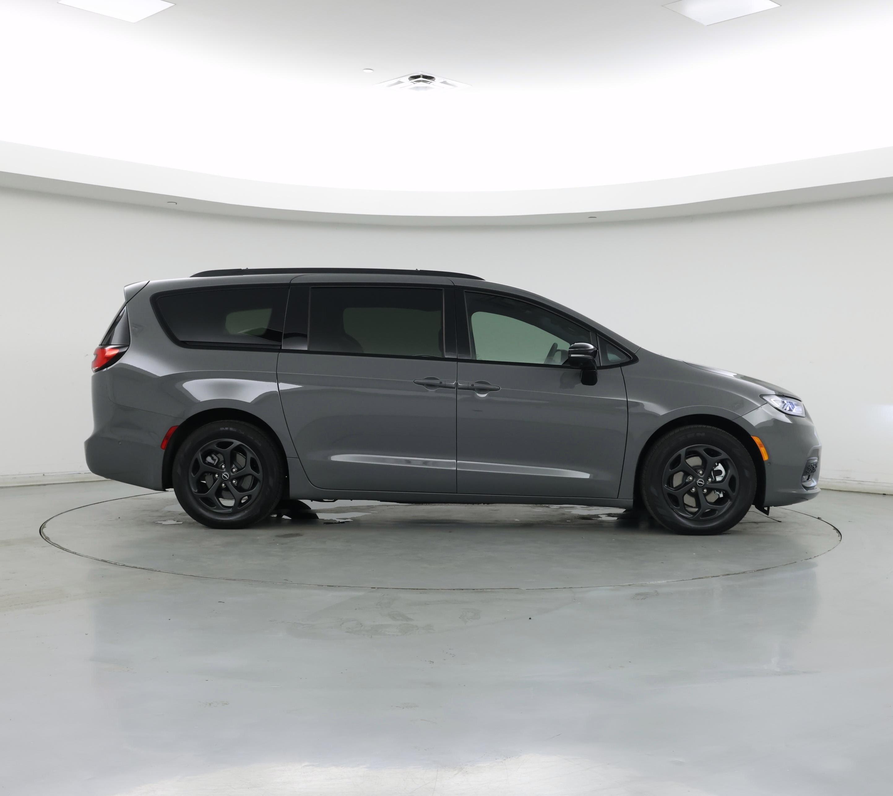 Thumbnail: 2025 Chrysler Pacifica - 7