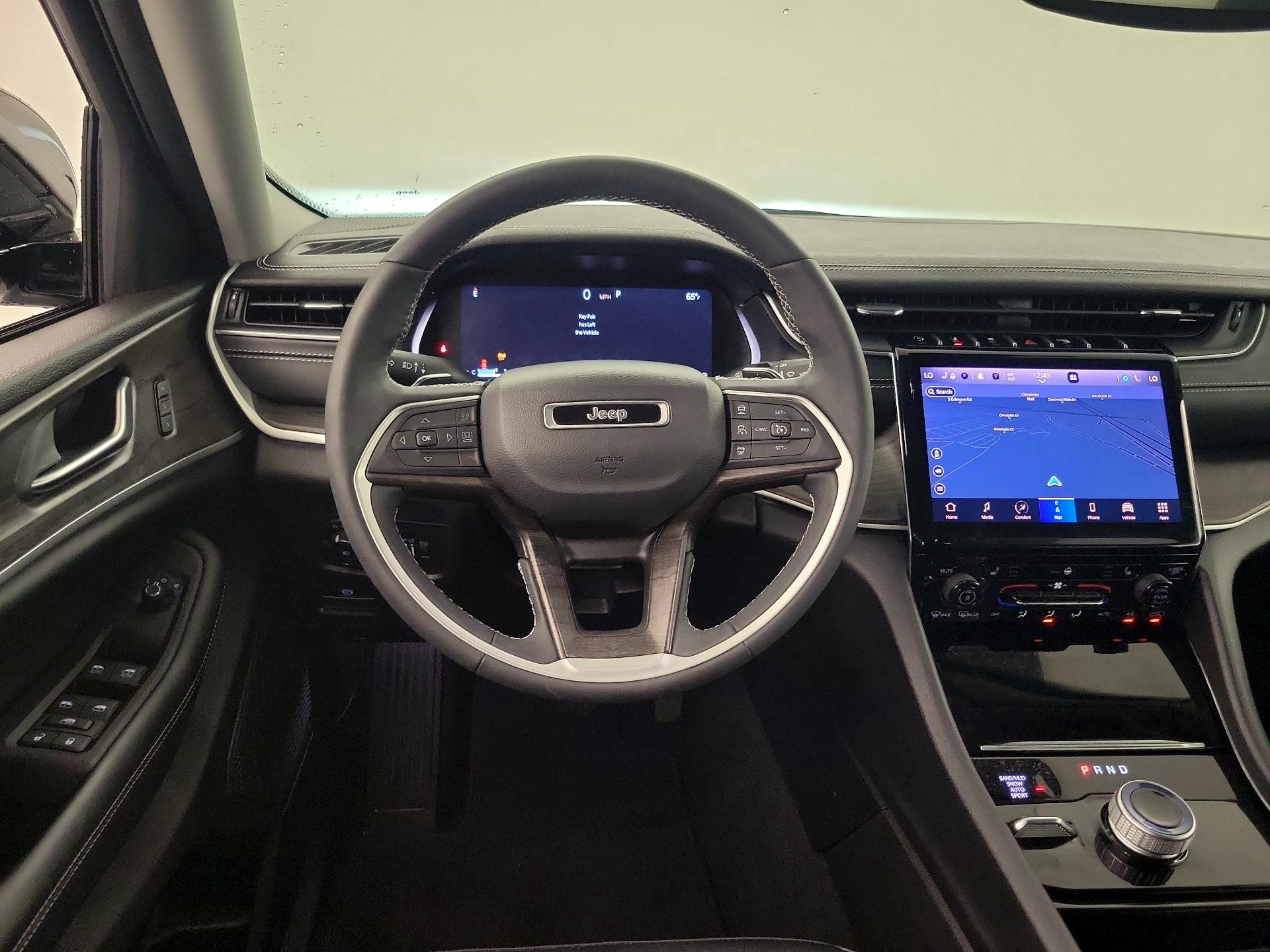 Thumbnail: 2023 Jeep Grand Cherokee - 10