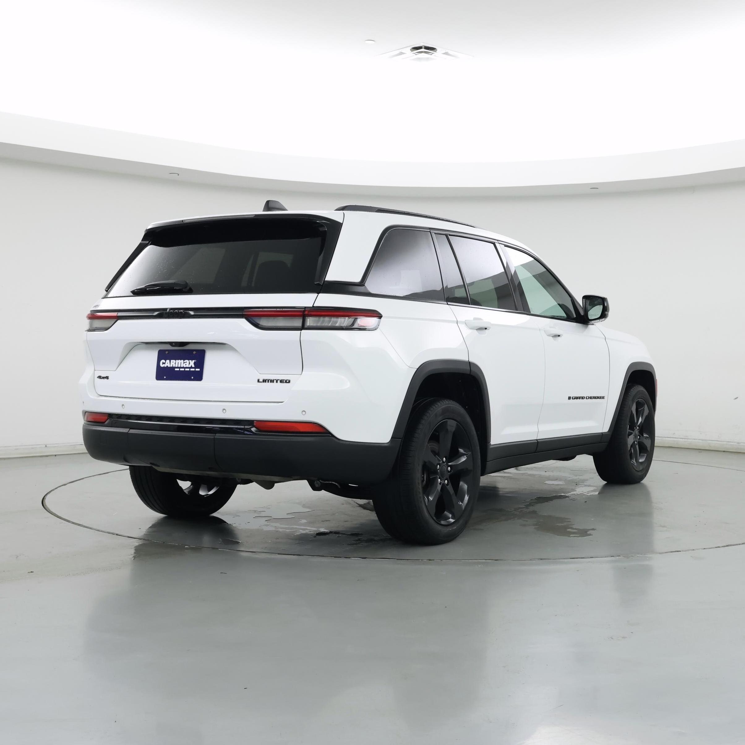 Thumbnail: 2023 Jeep Grand Cherokee - 8