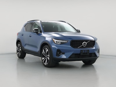 2023 Volvo XC40 B5 Plus Dark Theme