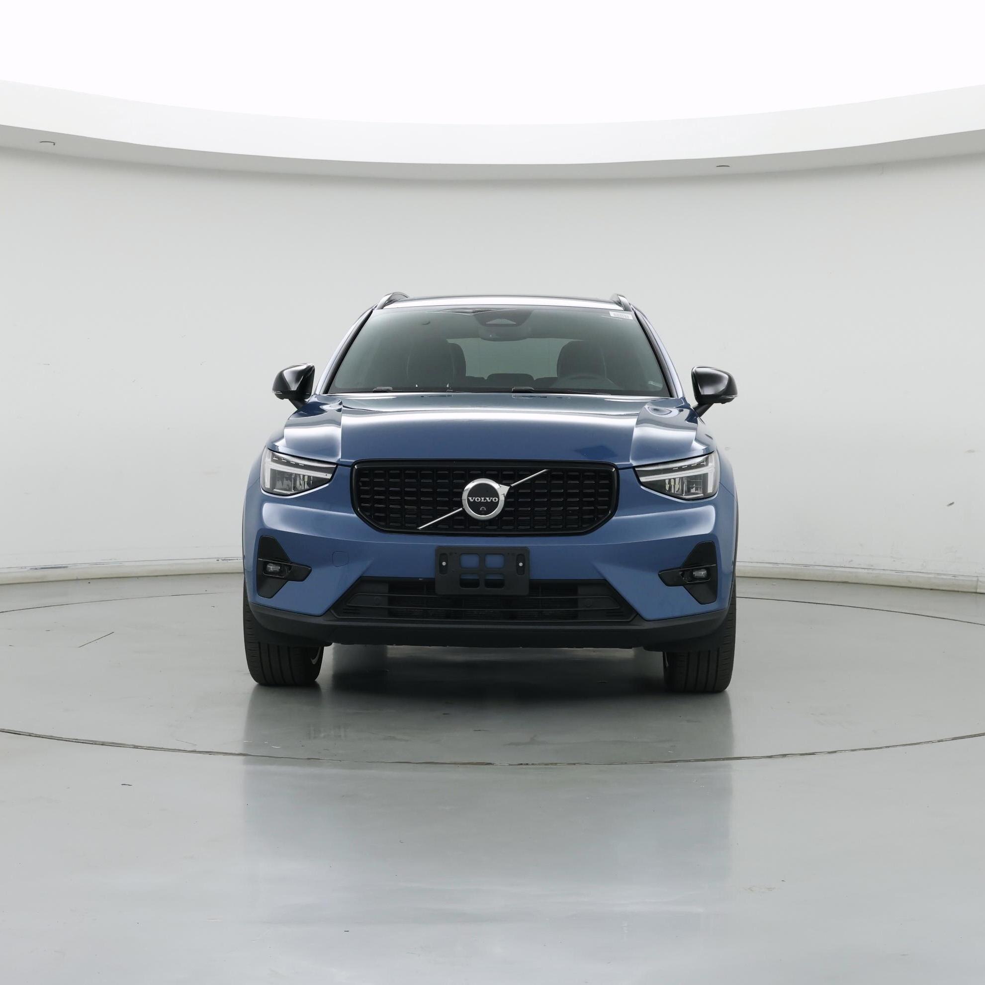 Thumbnail: 2023 Volvo XC40 - 5